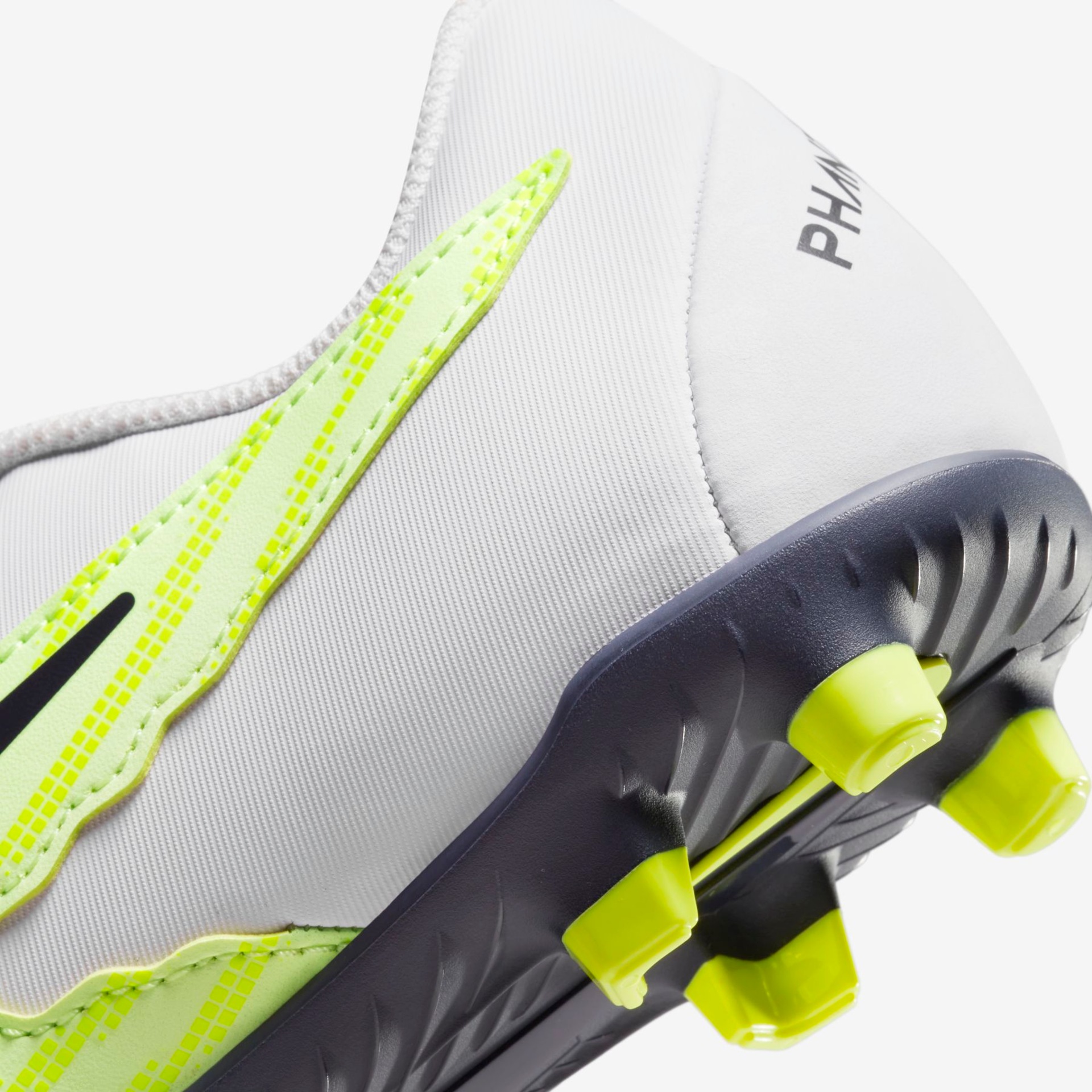 Chuteira Nike Phantom GX Club Infantil Campo - Foto 9