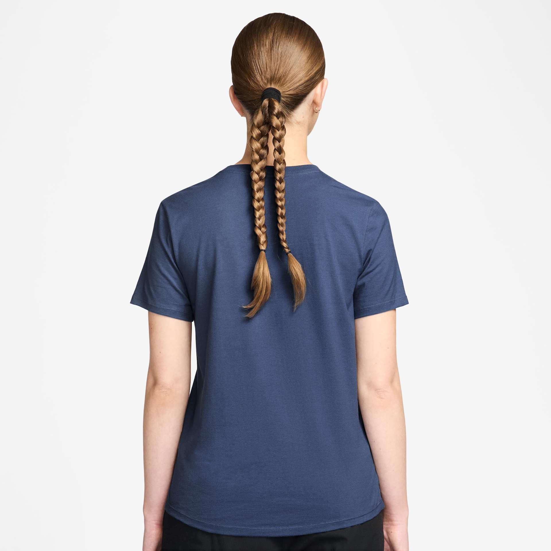 Camiseta Nike Sportswear Essentials Feminina - Foto 2