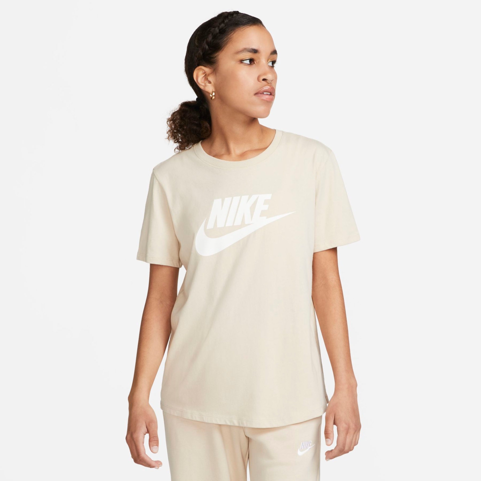 Camiseta Nike Sportswear Essentials Feminina - Foto 1