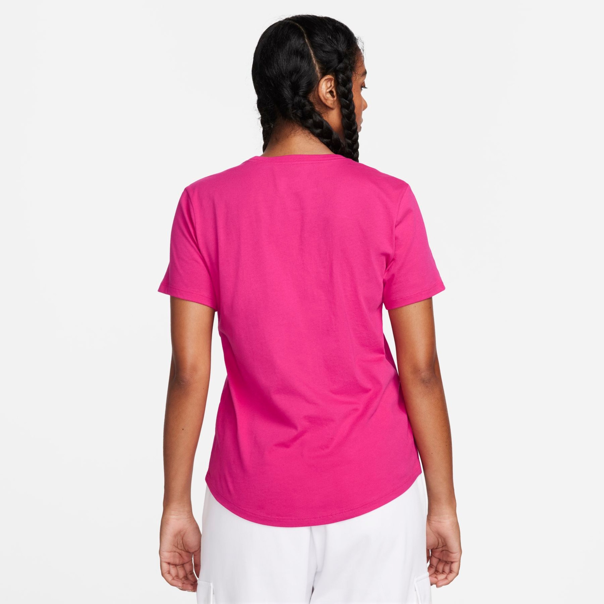 Camiseta Nike Sportswear Essentials Feminina - Foto 2