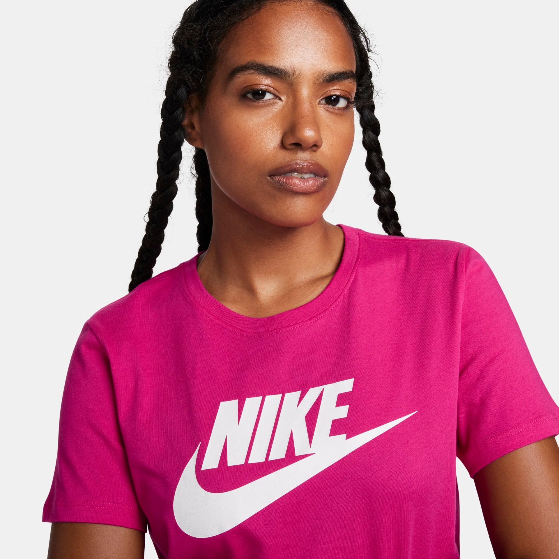 Camiseta Nike Sportswear Essentials Feminina - Foto 3