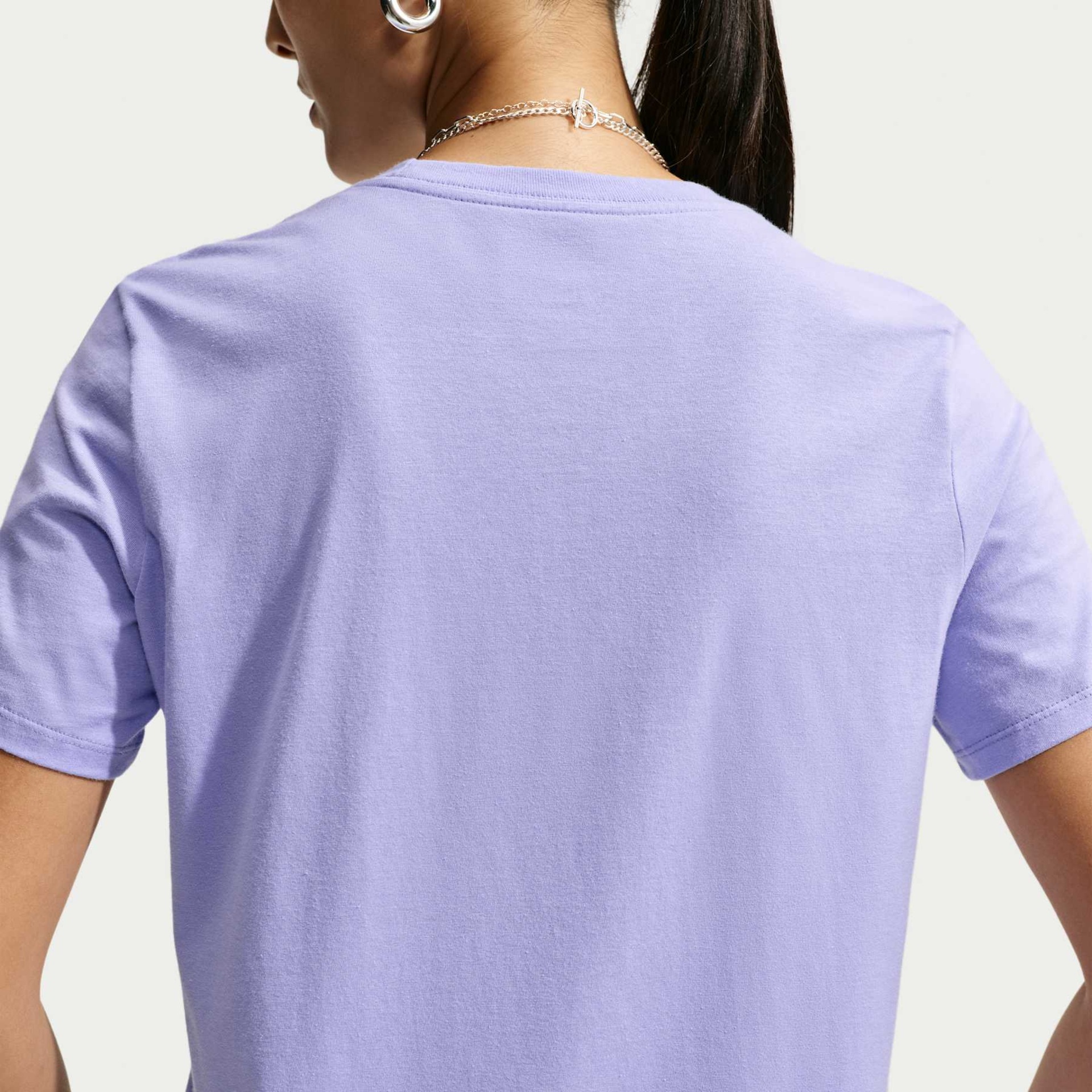 Camiseta Nike Sportswear Essentials Feminina - Foto 2