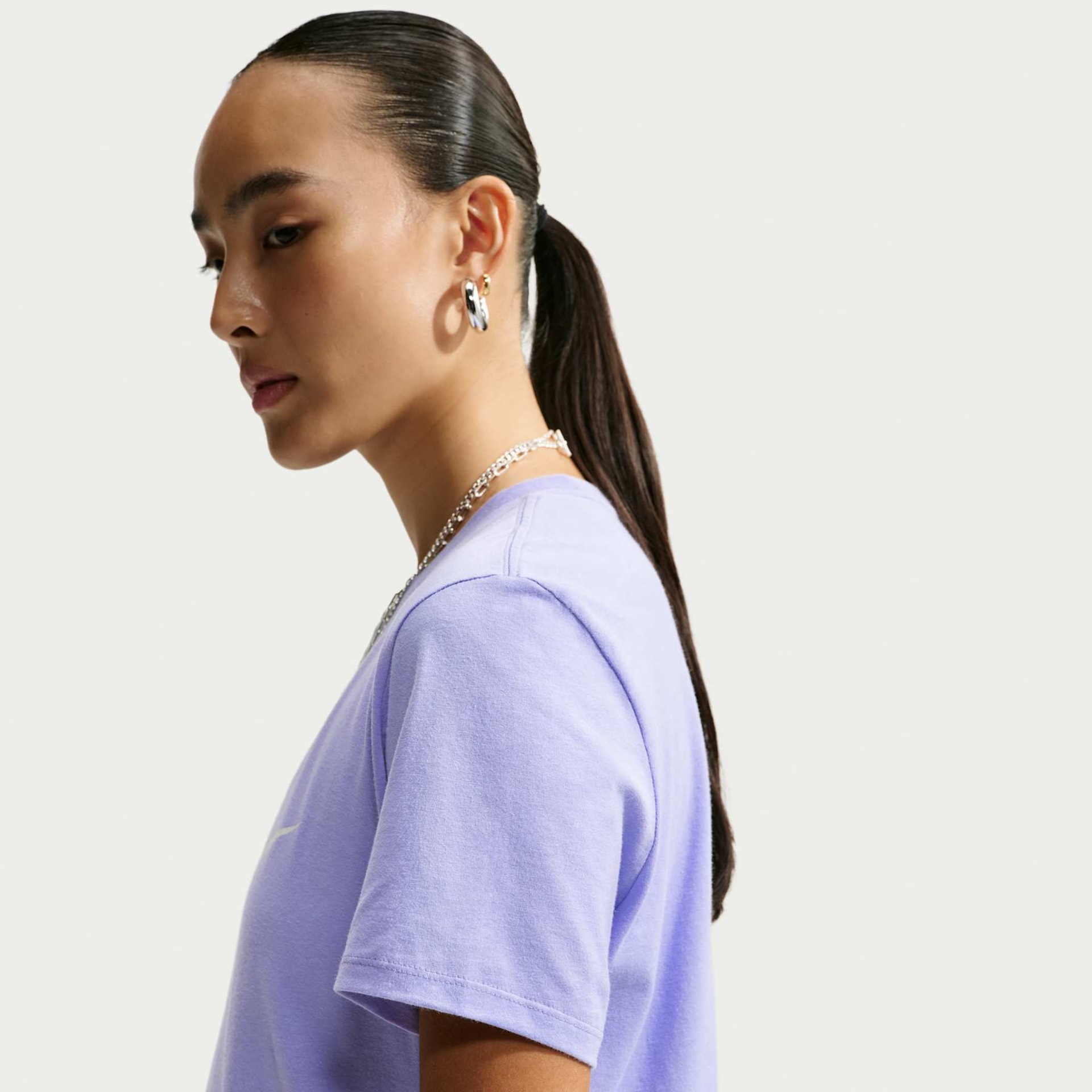 Camiseta Nike Sportswear Essentials Feminina - Foto 3