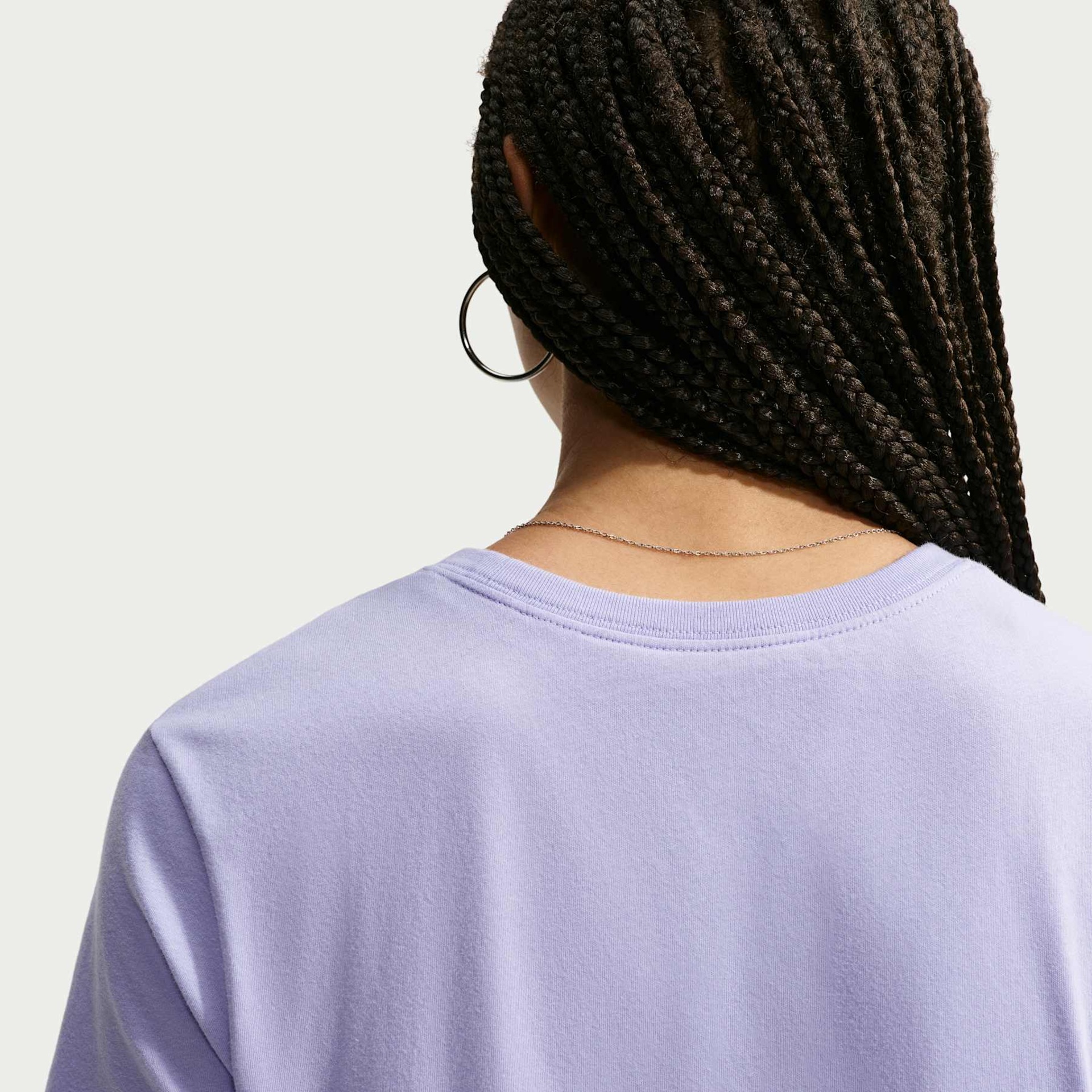 Camiseta Nike Sportswear Club Essentials Feminina - Foto 2