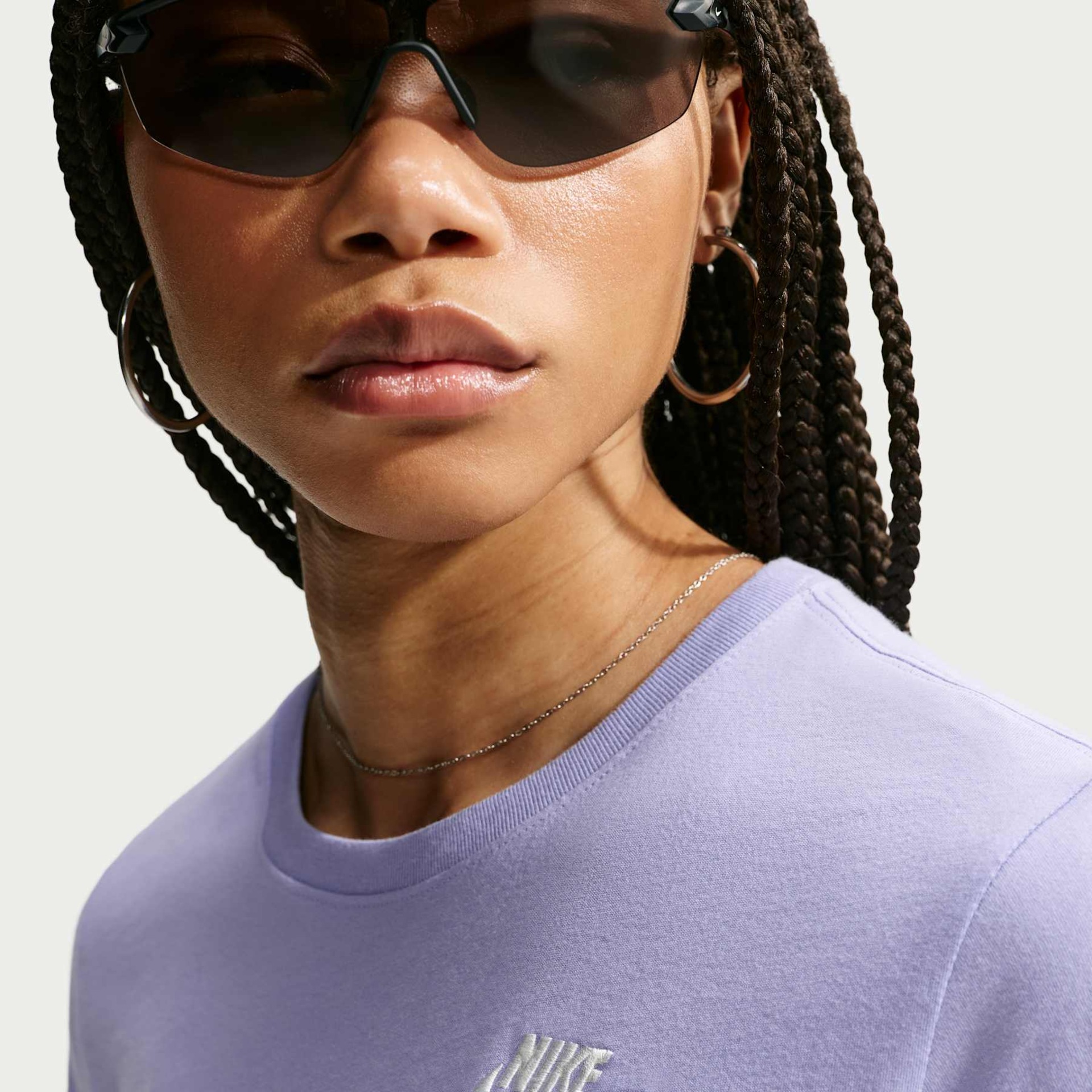Camiseta Nike Sportswear Club Essentials Feminina - Foto 3