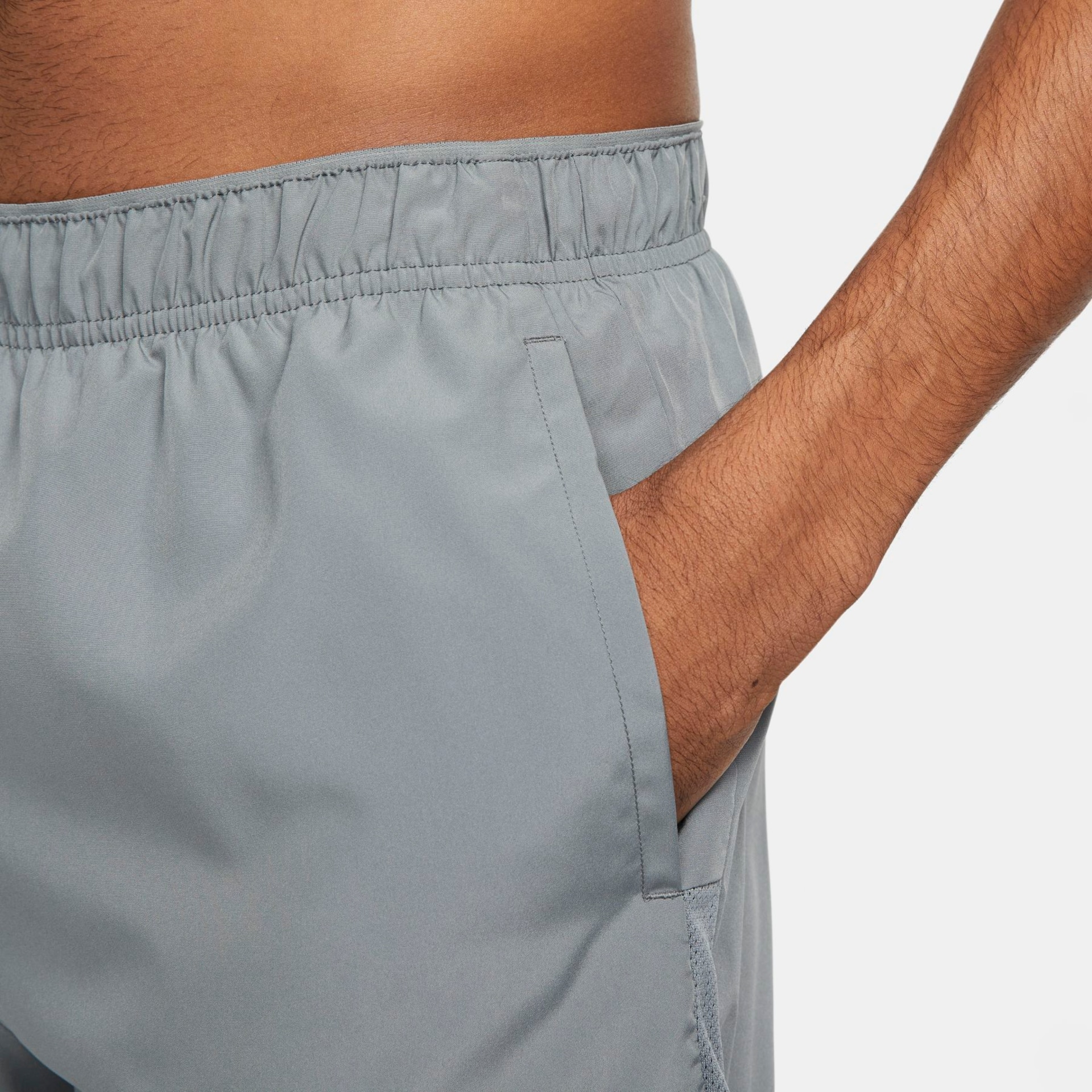 Shorts Nike Challenger Dri-FIT Masculino - Foto 4