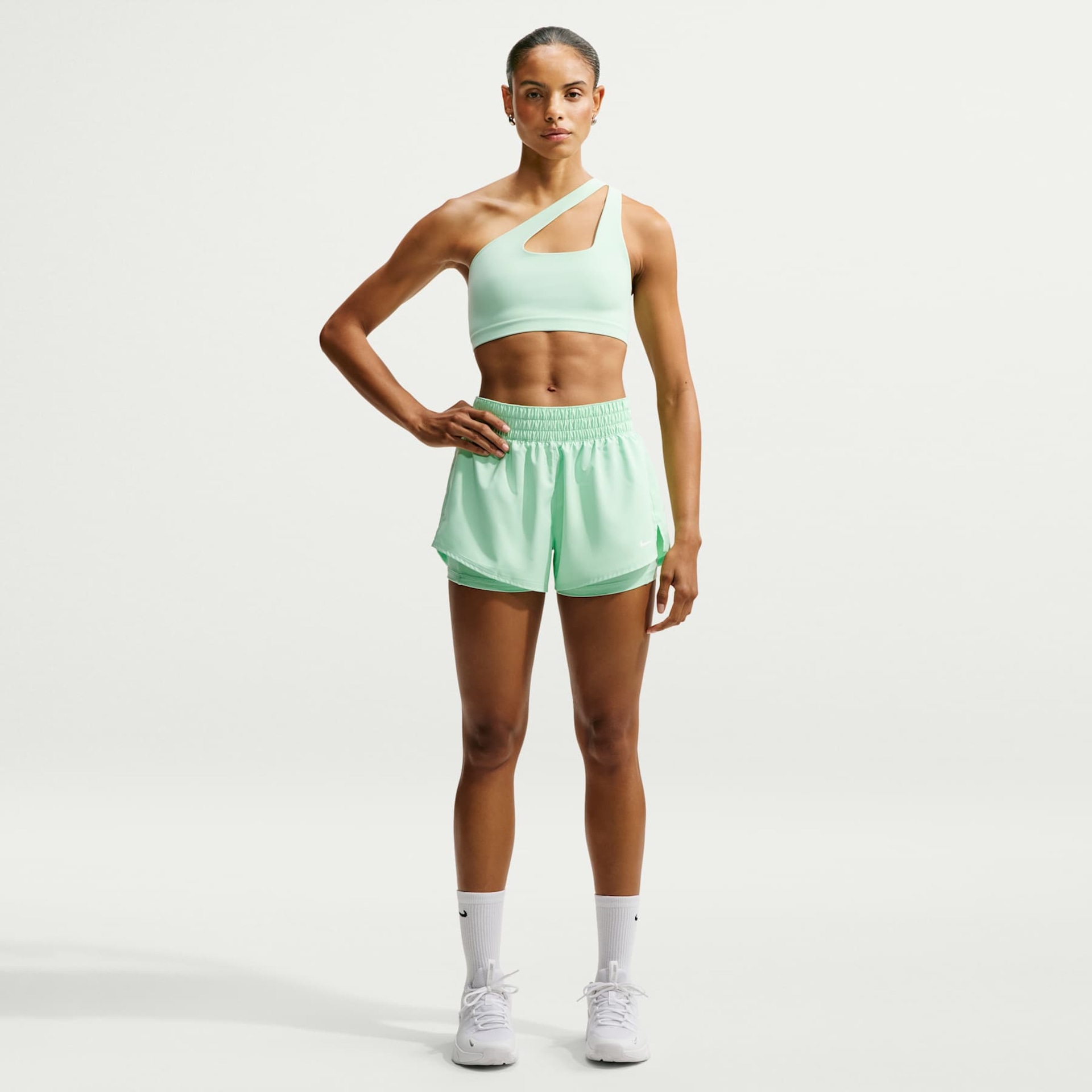 Shorts Nike One Feminino - Foto 1