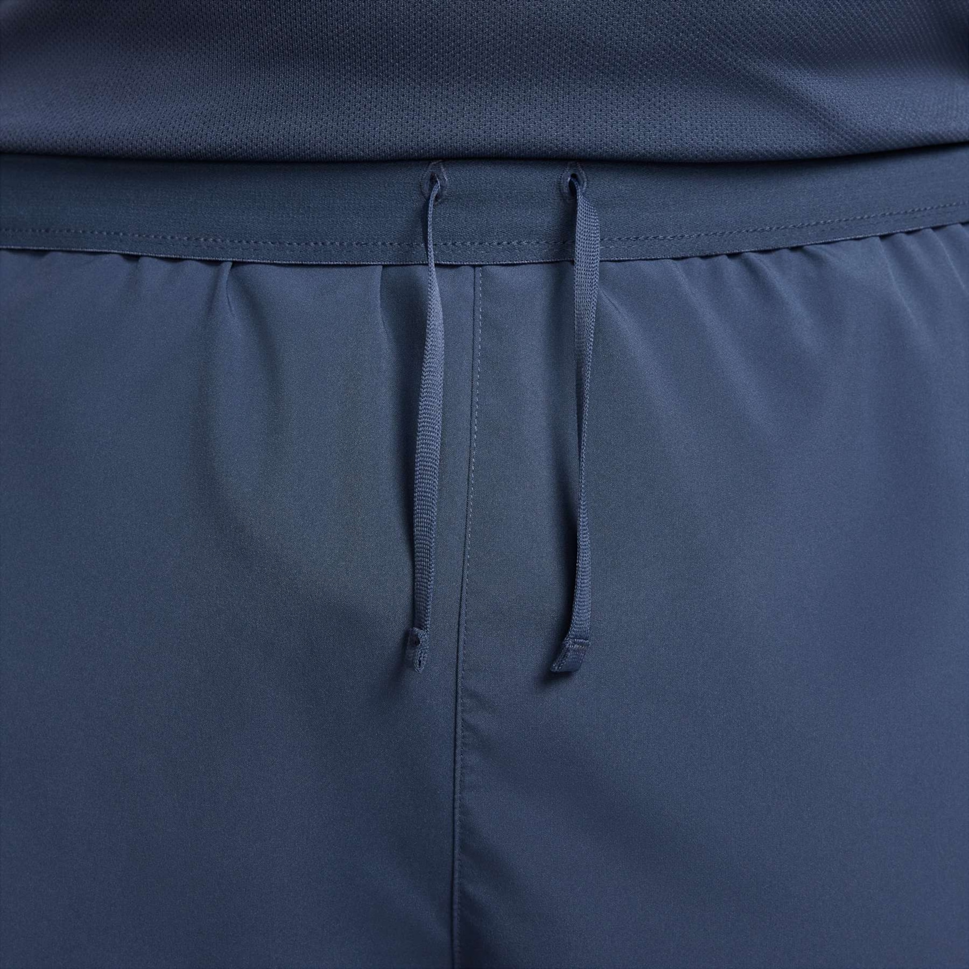 Shorts Nike Challenger Masculino - Foto 13