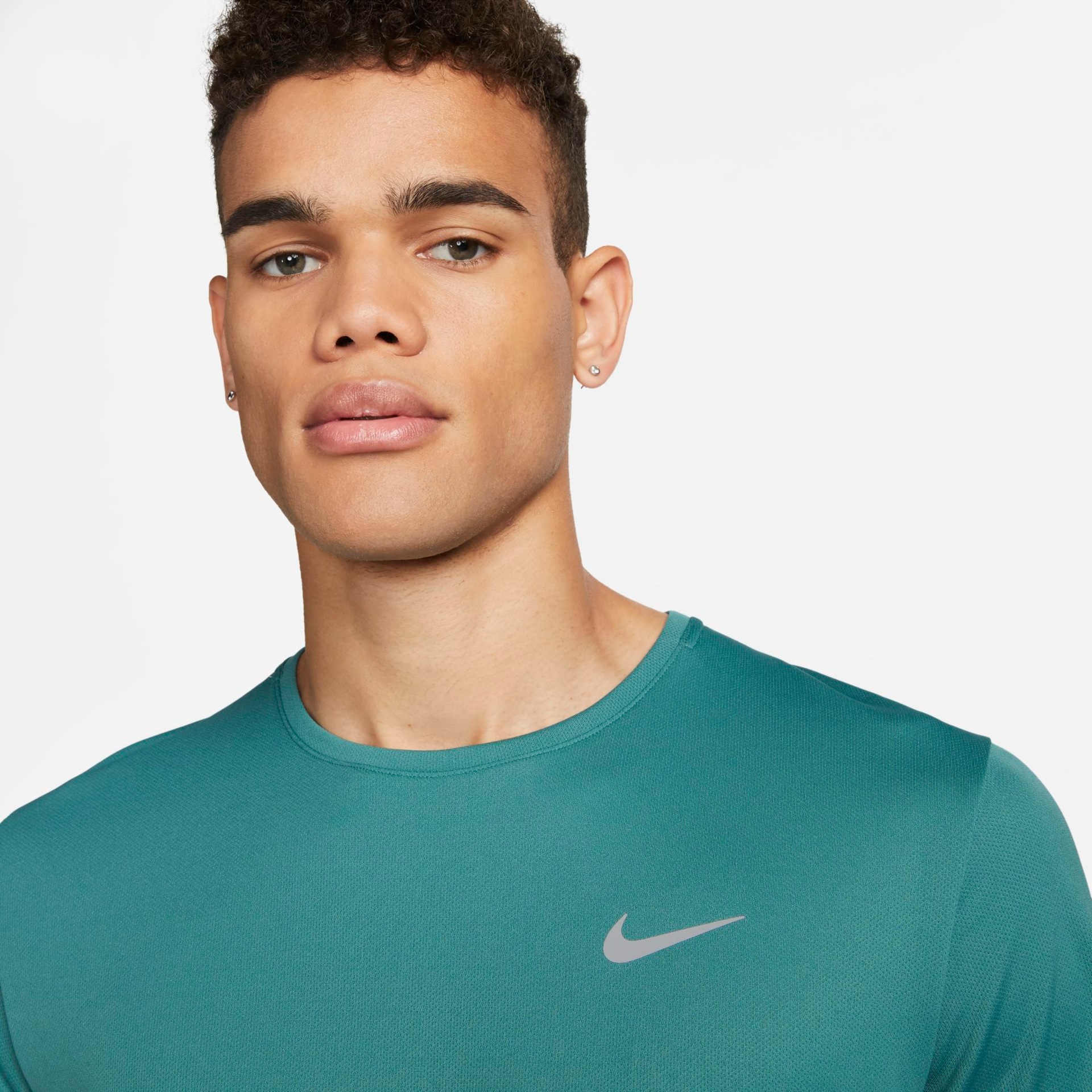 Camiseta Nike Dri-FIT UV Miller Masculina - Foto 3