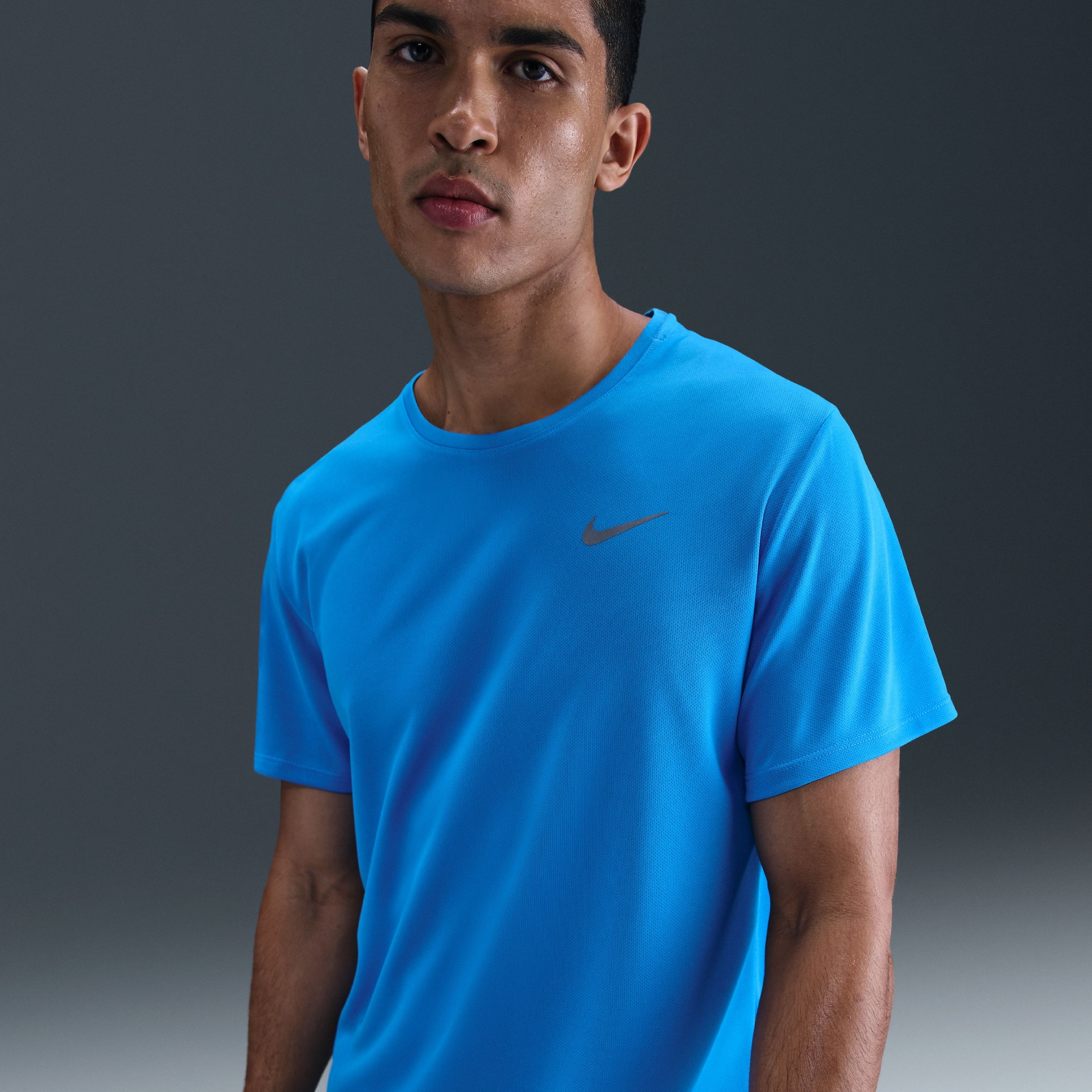 Camiseta Nike Dri-FIT UV Miller Masculina - Foto 1