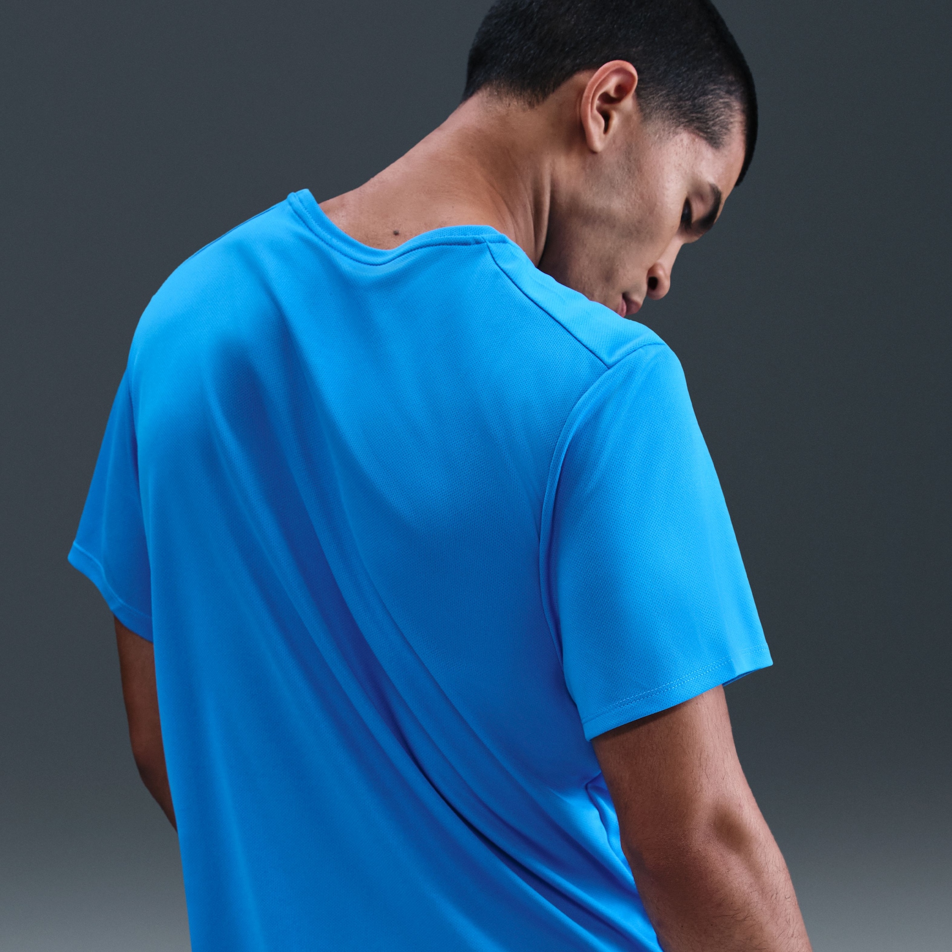 Camiseta Nike Dri-FIT UV Miller Masculina - Foto 3