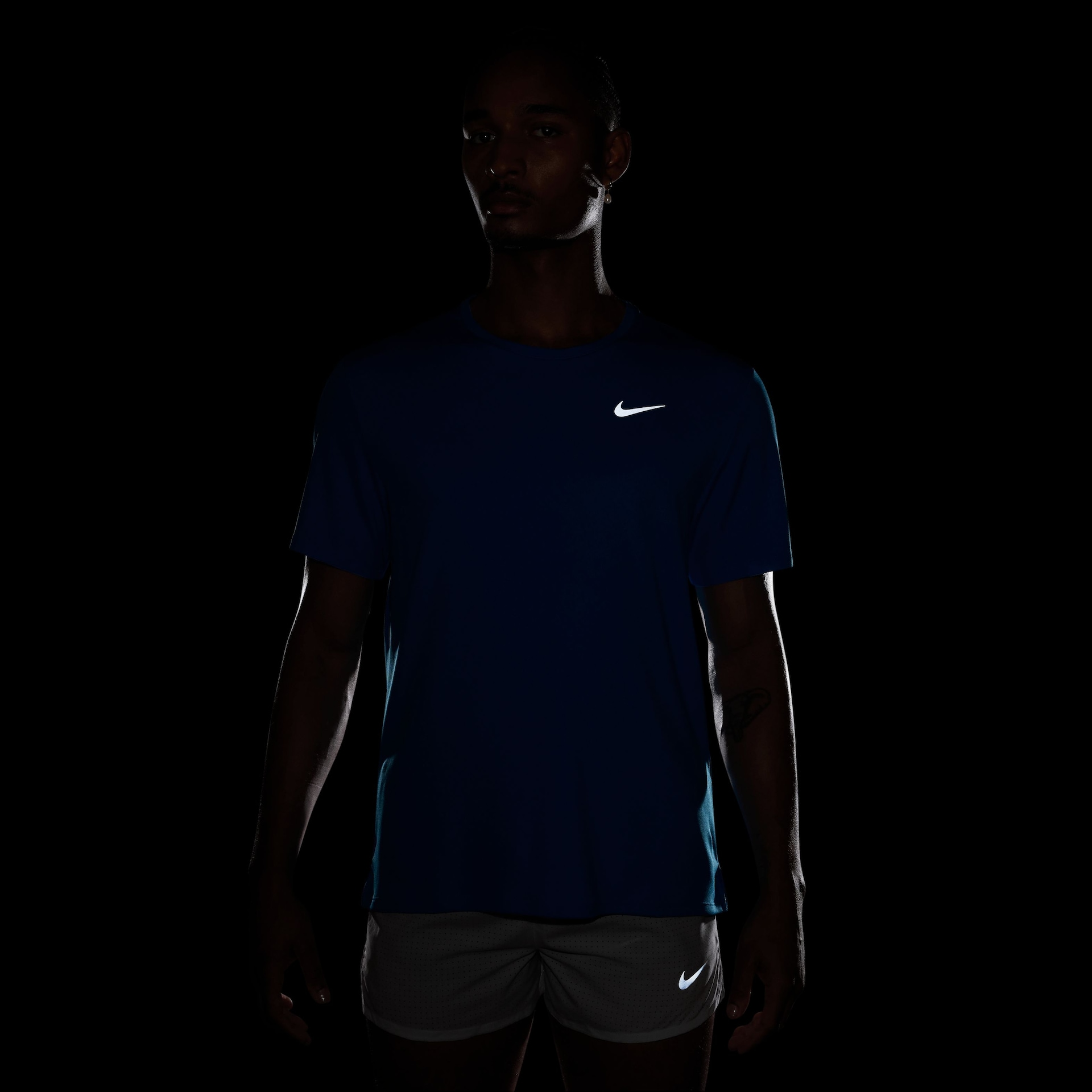 Camiseta Nike Dri-FIT UV Miller Masculina - Foto 4