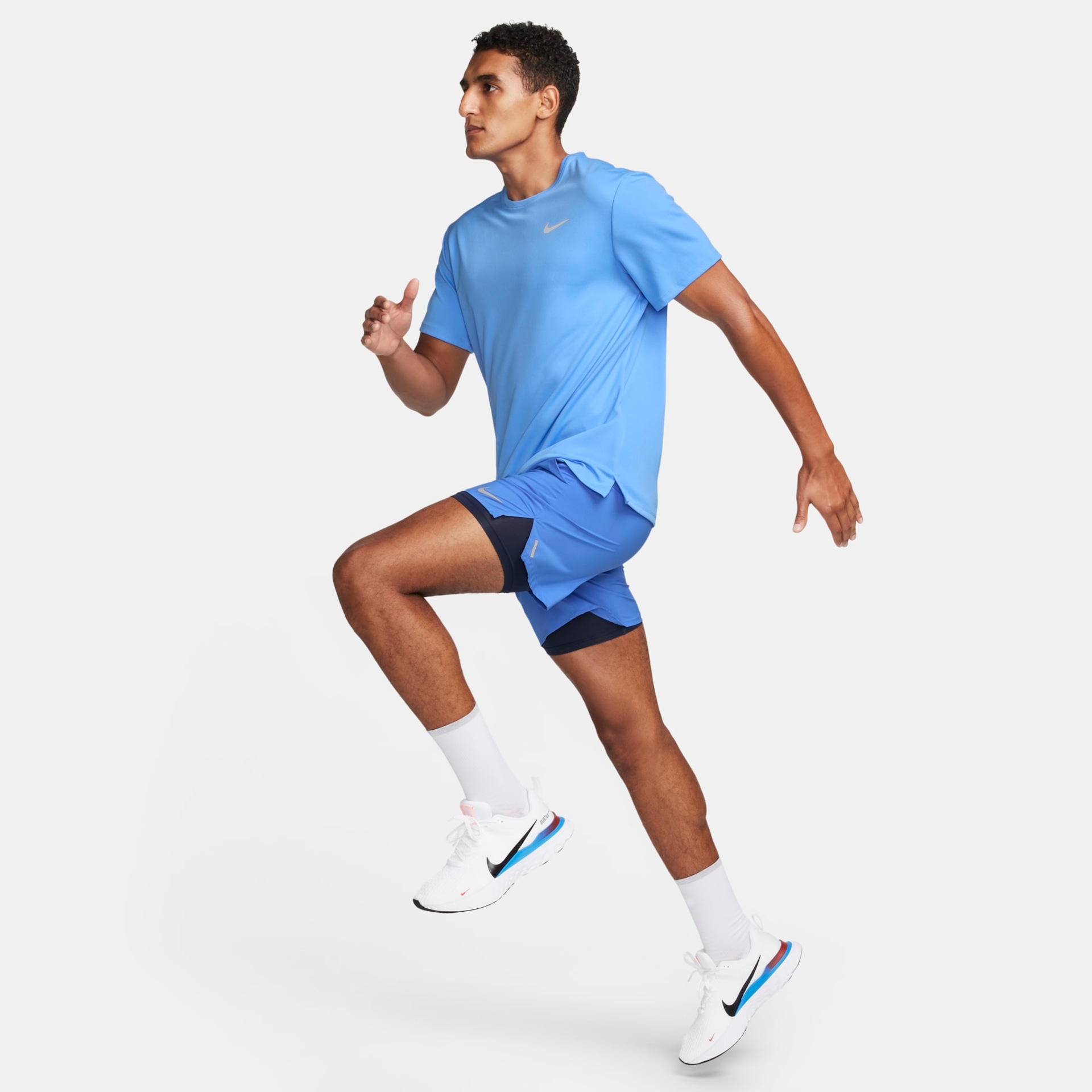 Camiseta Nike Dri-FIT UV Miller Masculina - Foto 5