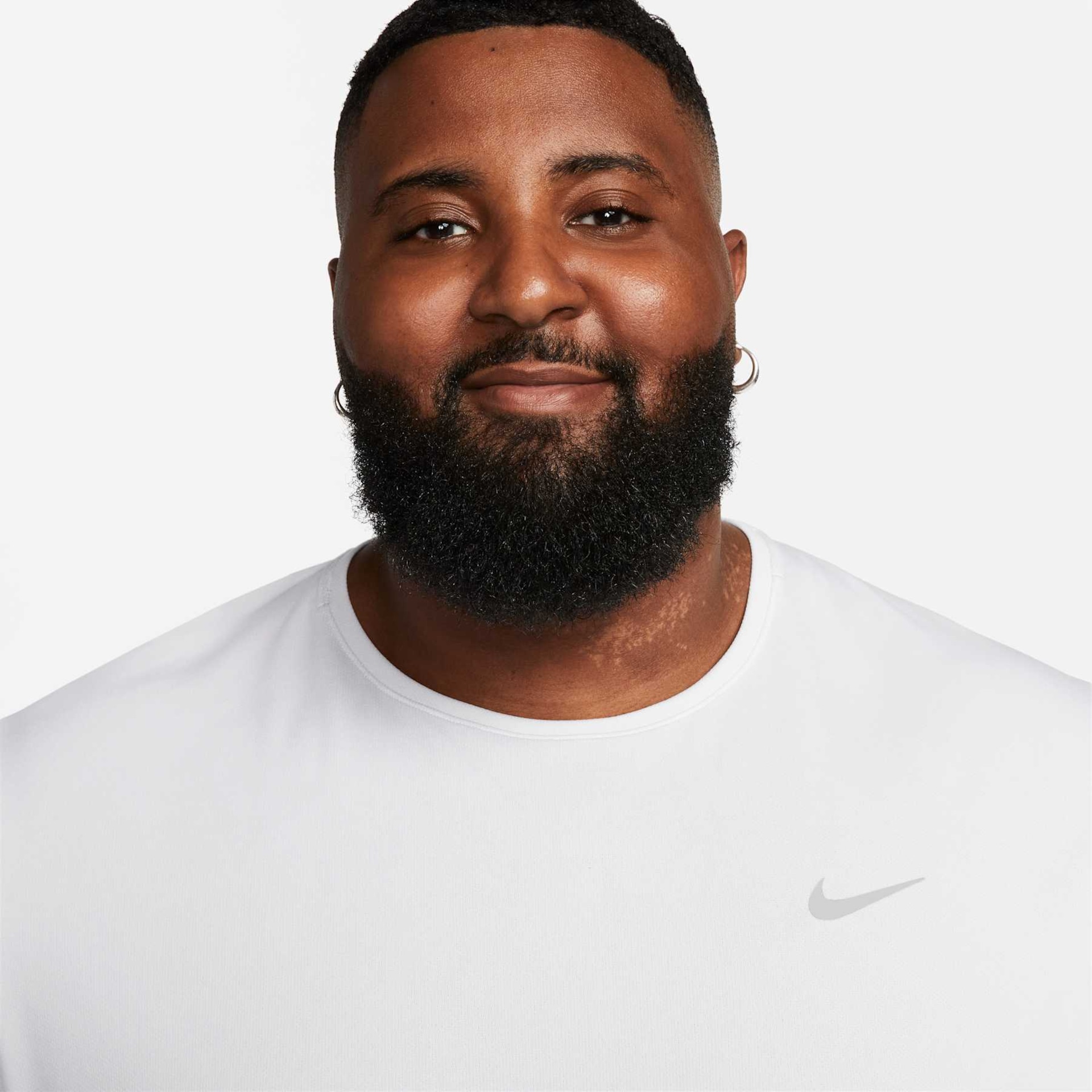 Camiseta Nike Dri-FIT UV Miller Masculina - Foto 12