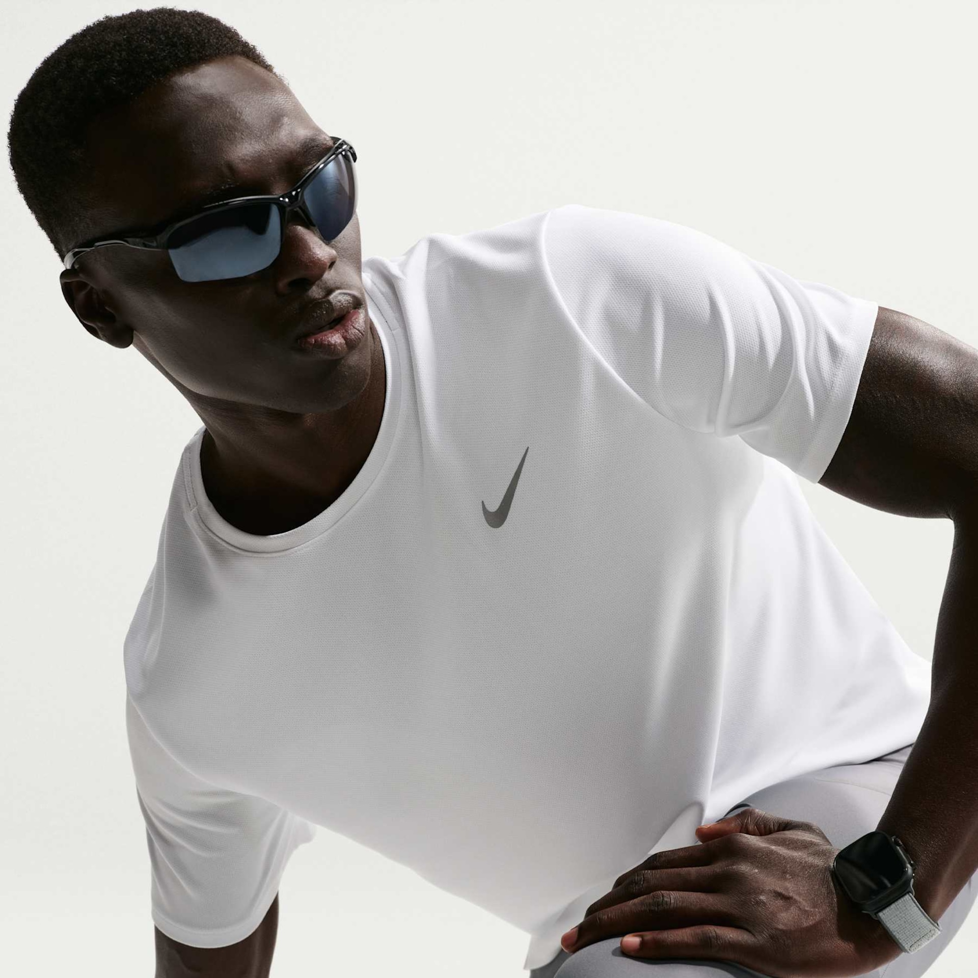 Camiseta Nike Dri-FIT UV Miller Masculina - Foto 3