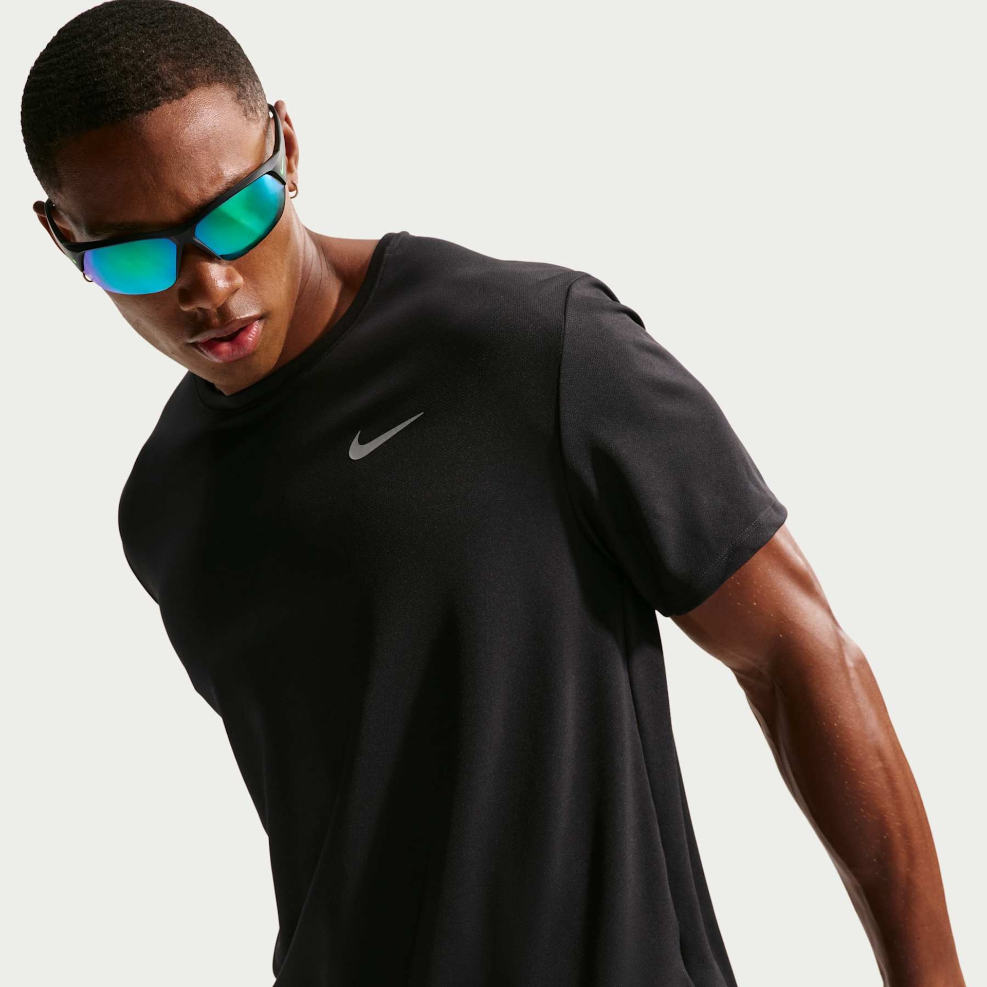 Camiseta Nike Dri-FIT UV Miller Masculina - Foto 3