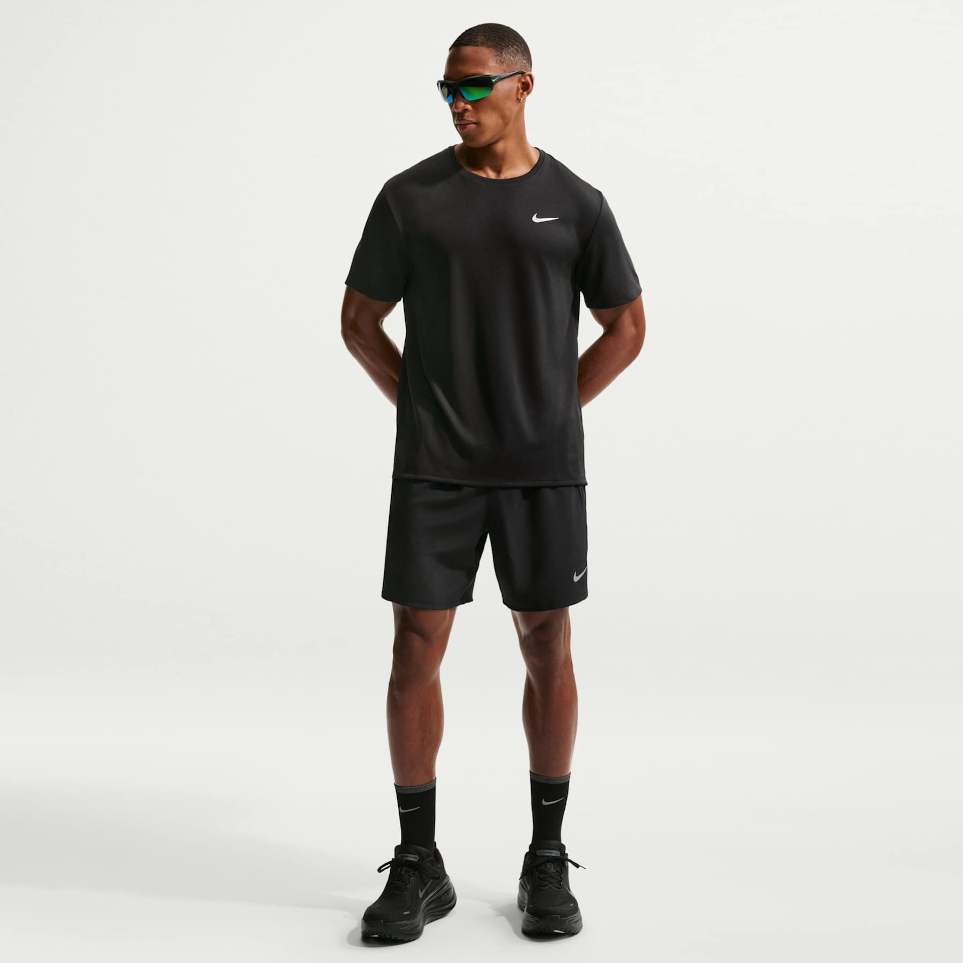Camiseta Nike Dri-FIT UV Miller Masculina - Foto 4