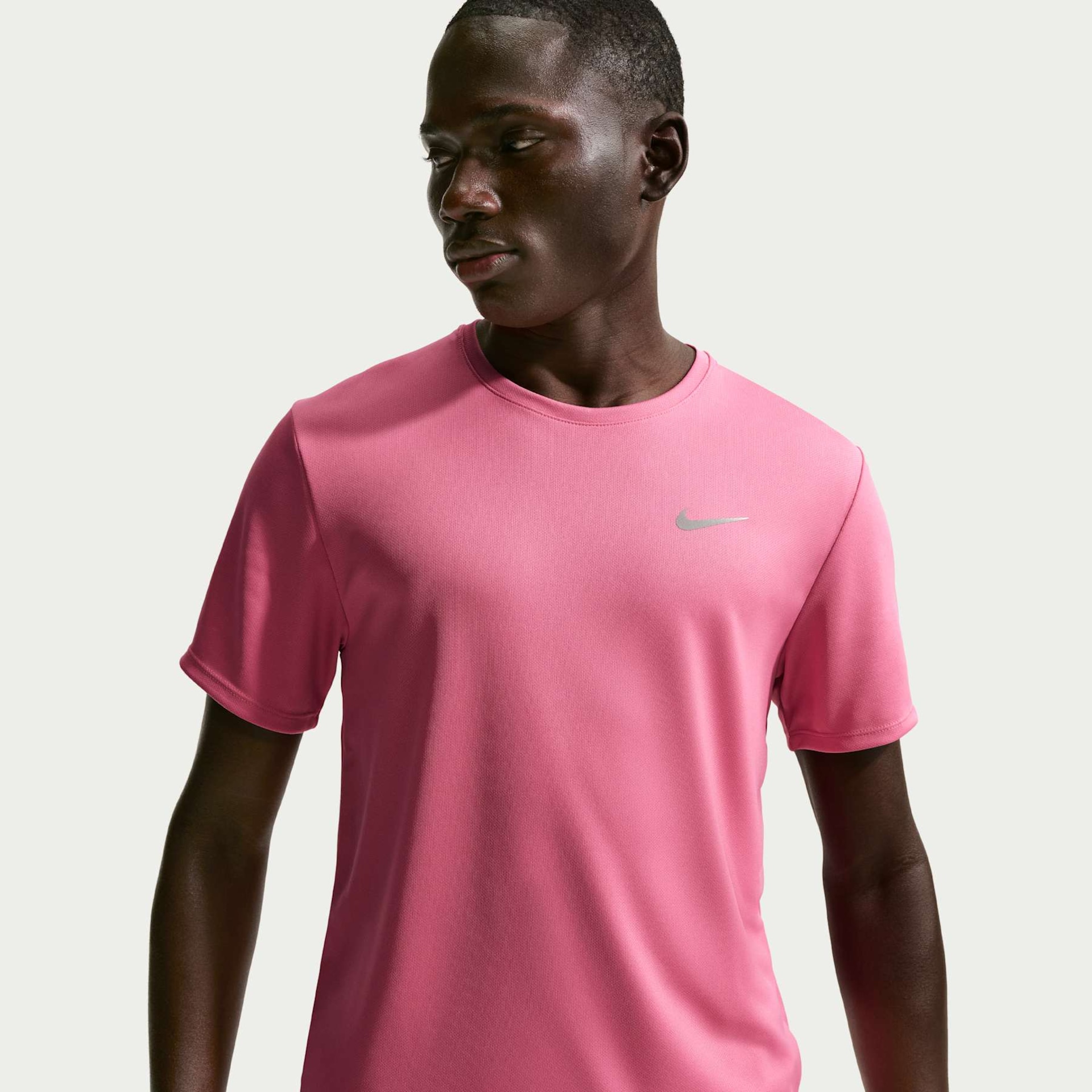 Camiseta Nike Dri-FIT UV Miller Masculina - Foto 1