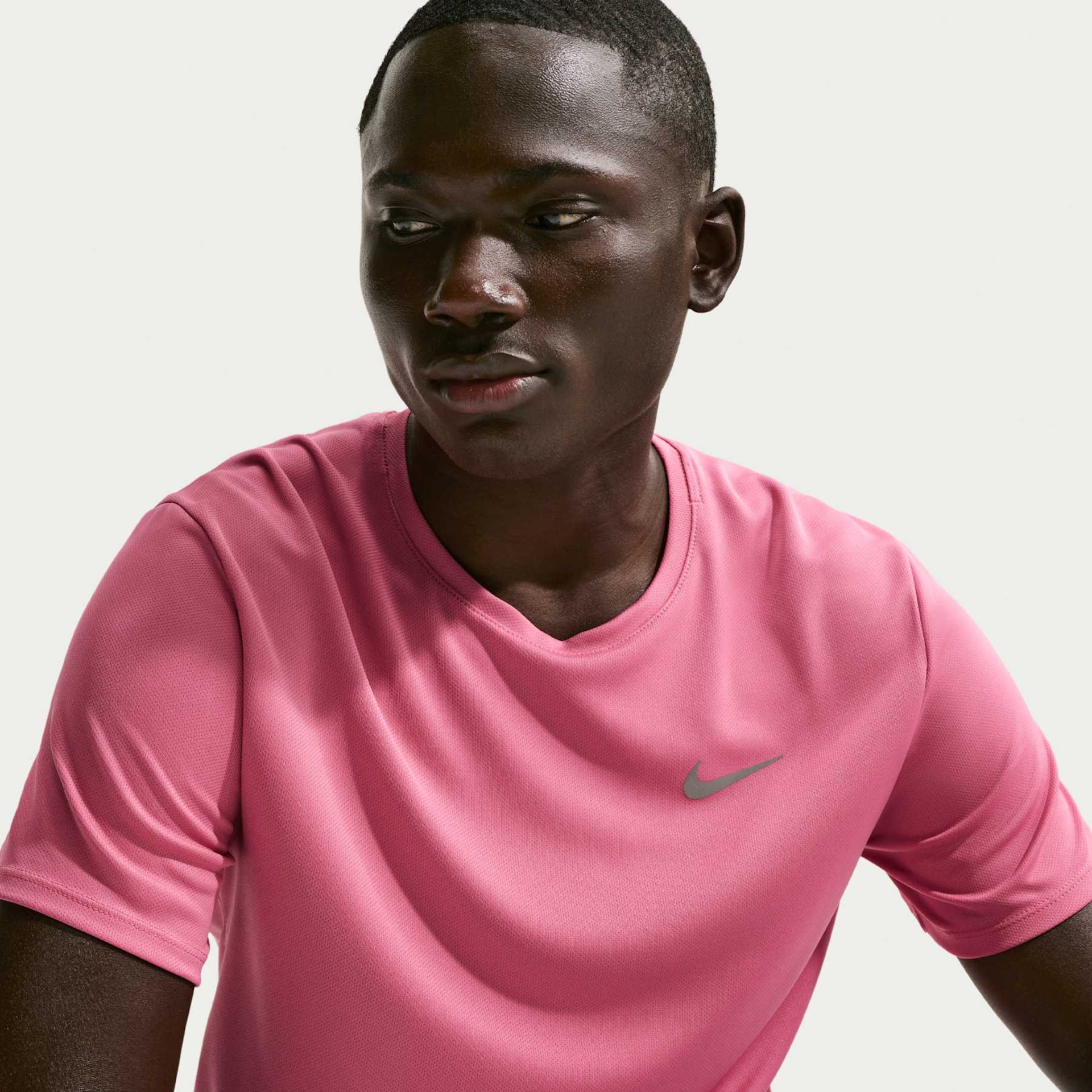 Camiseta Nike Dri-FIT UV Miller Masculina - Foto 3