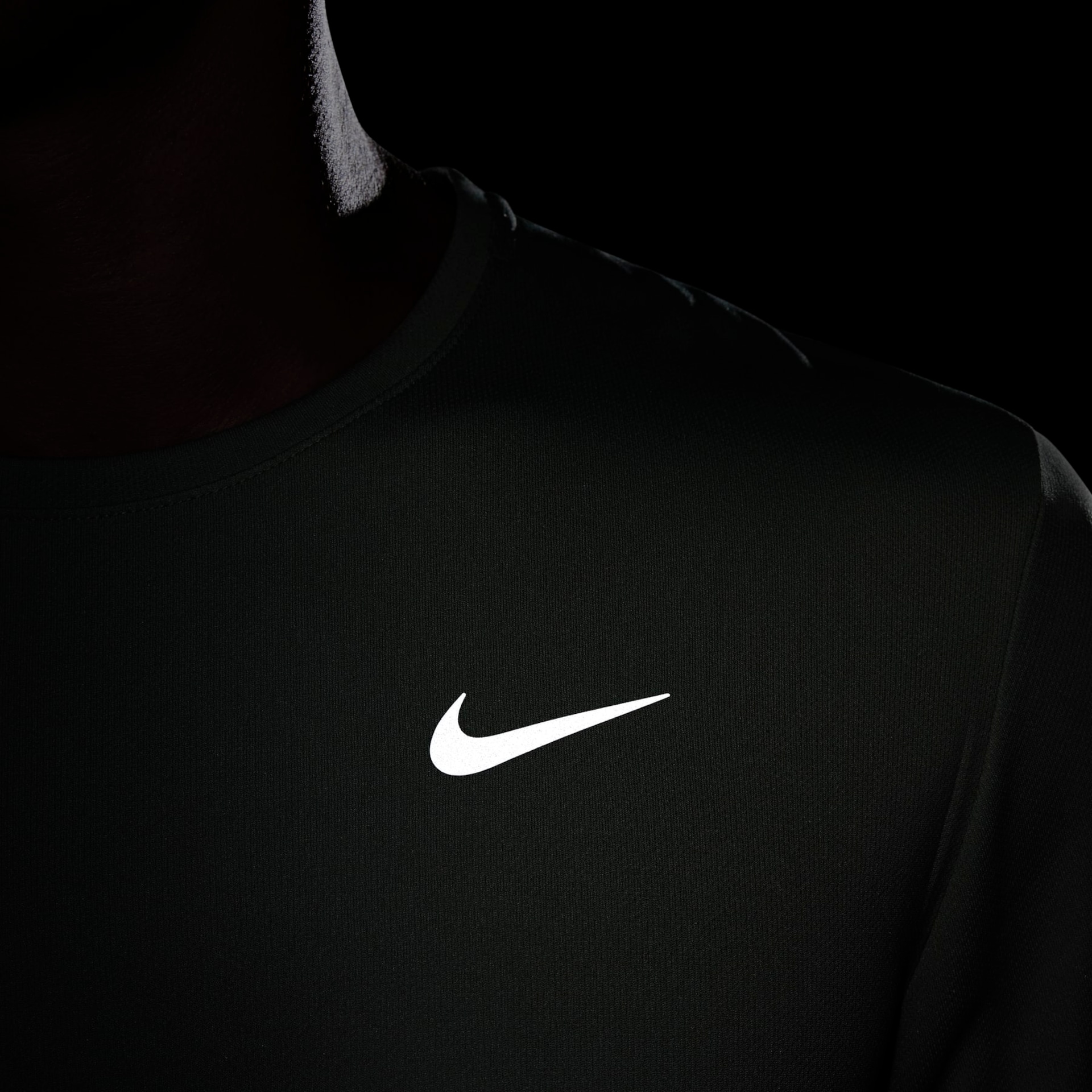 Camiseta Nike Dri-FIT UV Miller Masculina - Foto 7