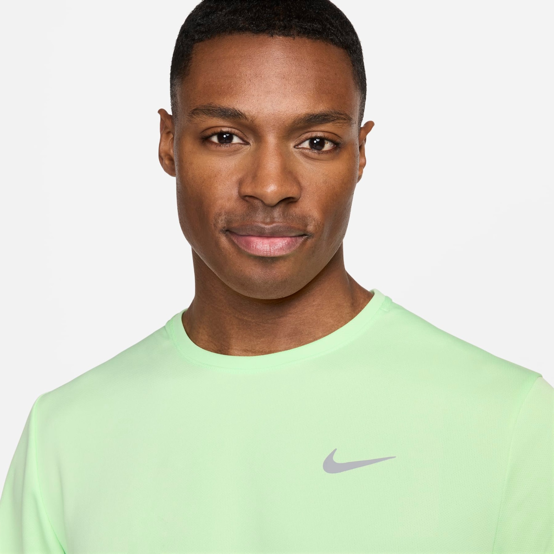 Camiseta Nike Dri-FIT UV Miller Masculina - Foto 3