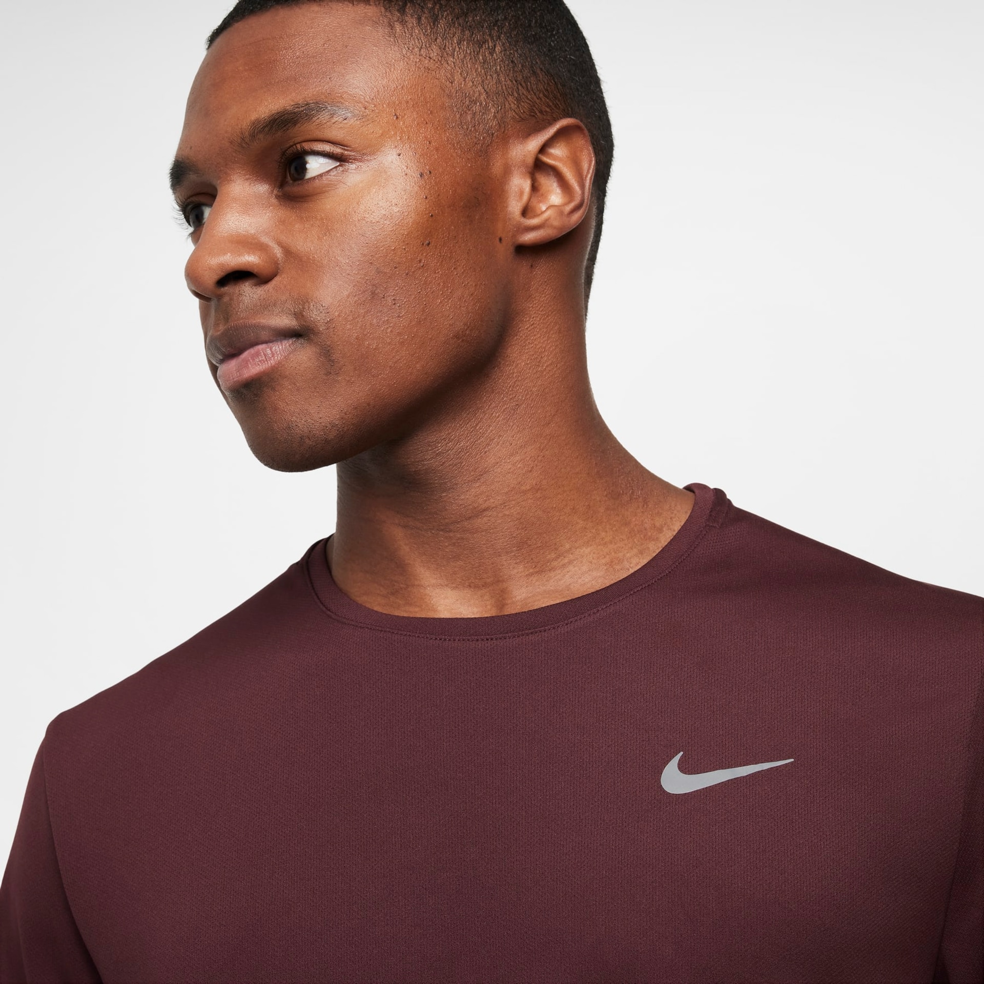 Camiseta Nike Dri-FIT UV Miller Masculina - Foto 3