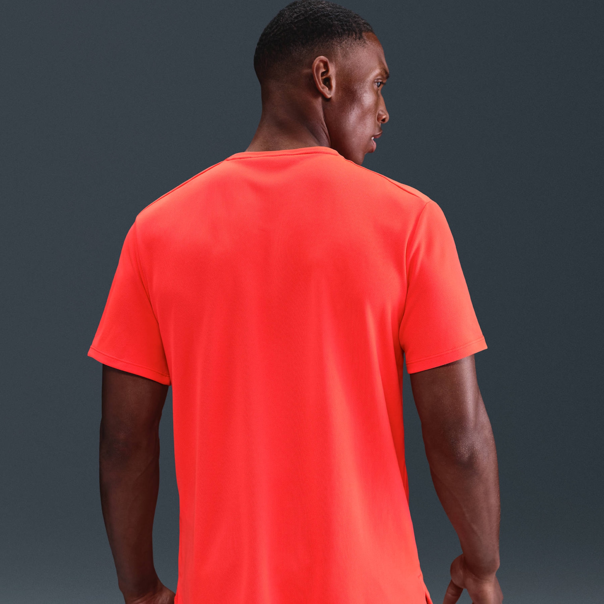 Camiseta Nike Dri-FIT UV Miller Masculina - Foto 2