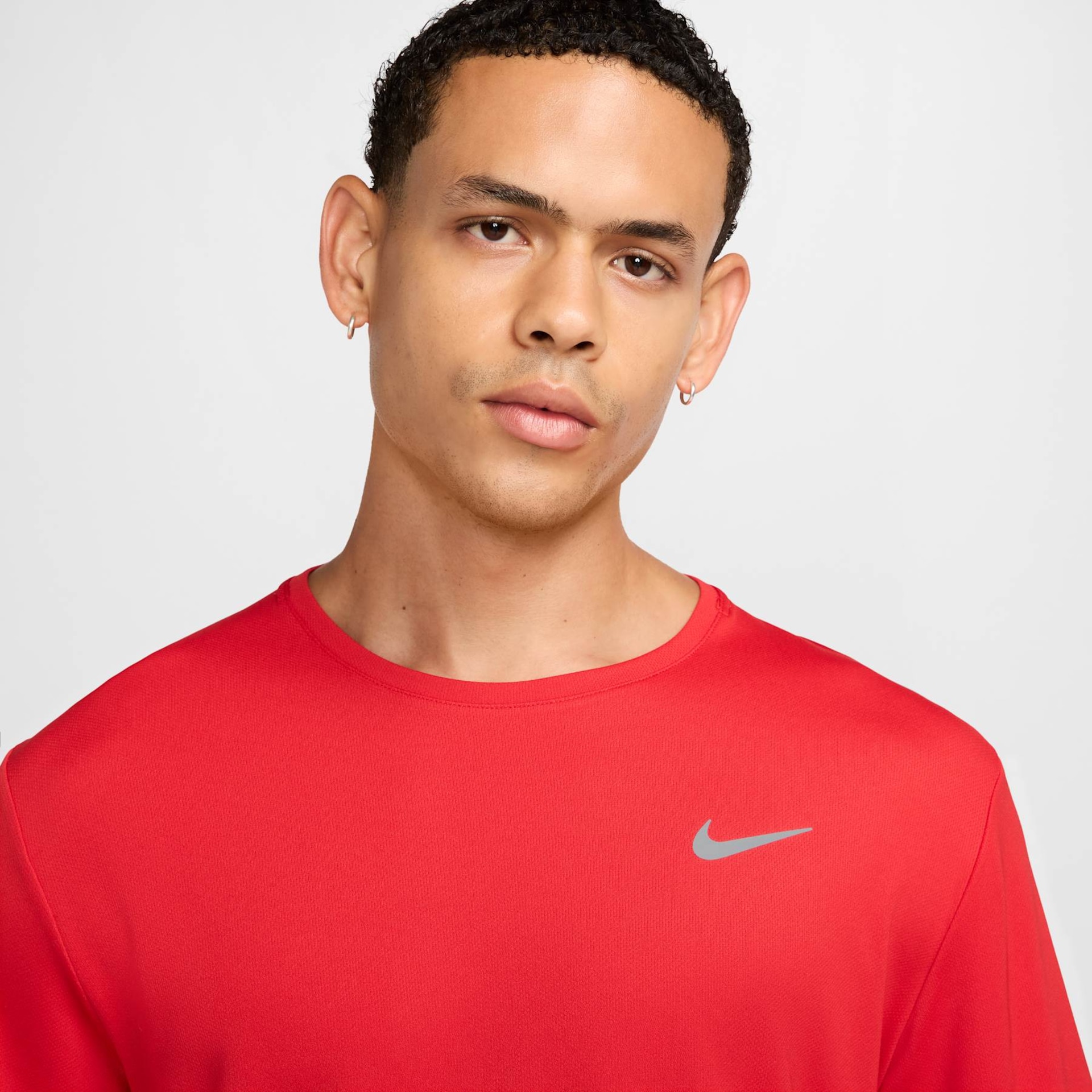 Camiseta Nike Dri-FIT UV Miller Masculina - Foto 3