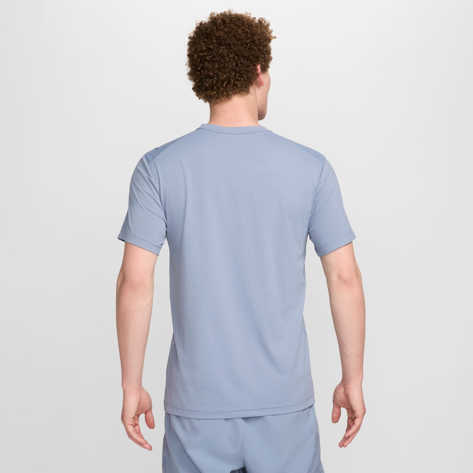 Camiseta Nike Hyverse Dri-FIT UV Masculina - Foto 2