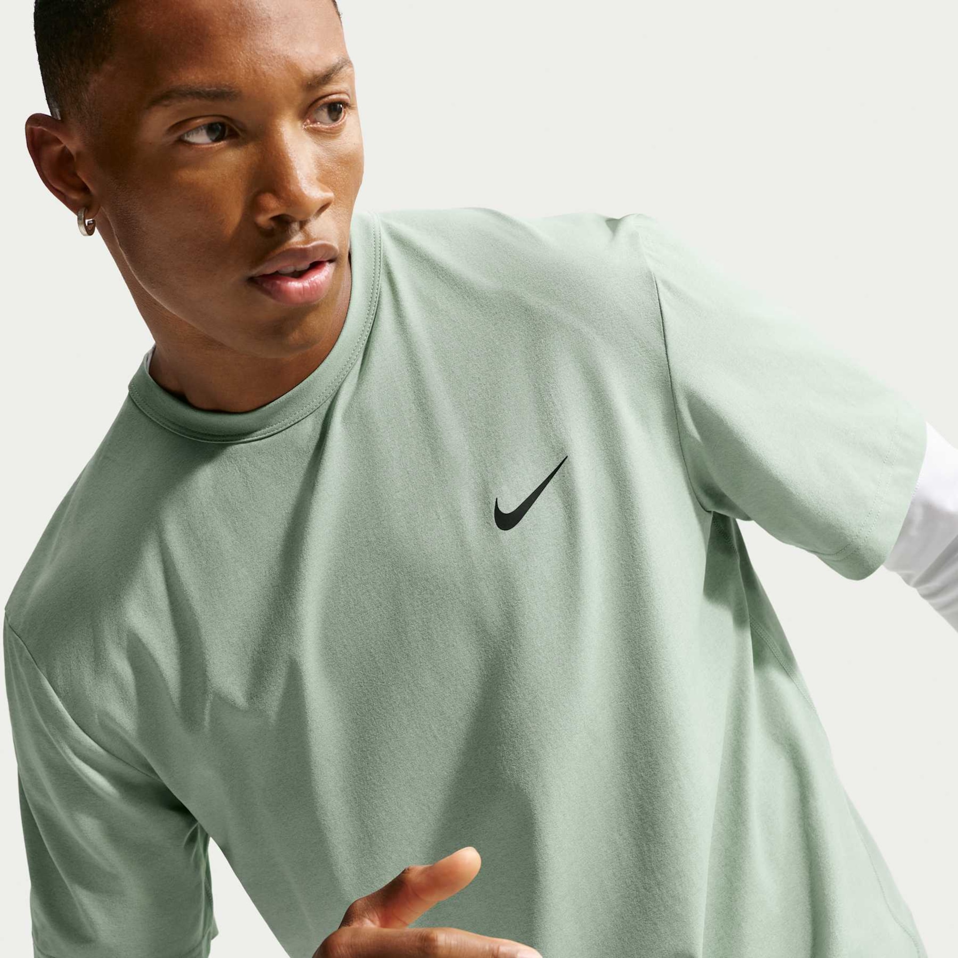 Camiseta Nike Hyverse Dri-FIT UV Masculina - Foto 3