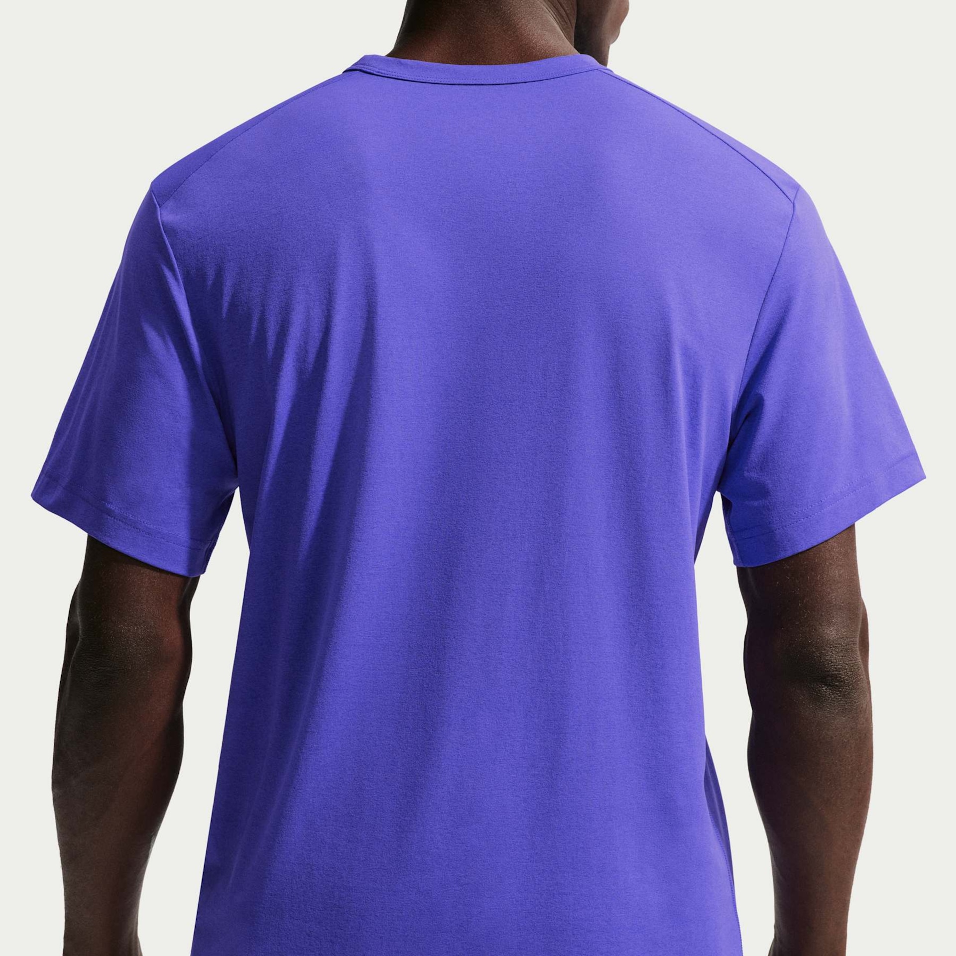 Camiseta Nike Hyverse Dri-FIT UV Masculina - Foto 2