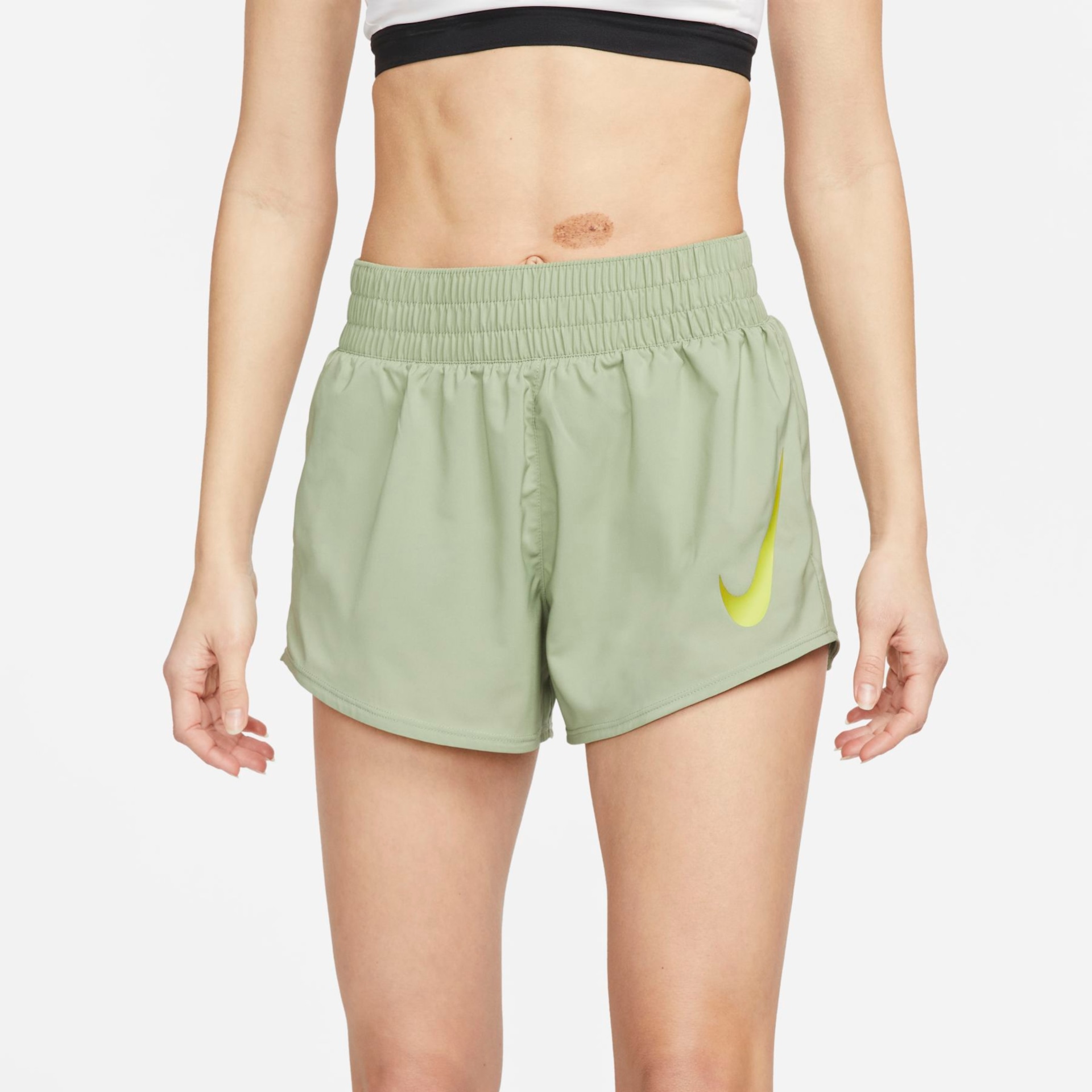 Shorts Nike Swoosh Feminino - Foto 2