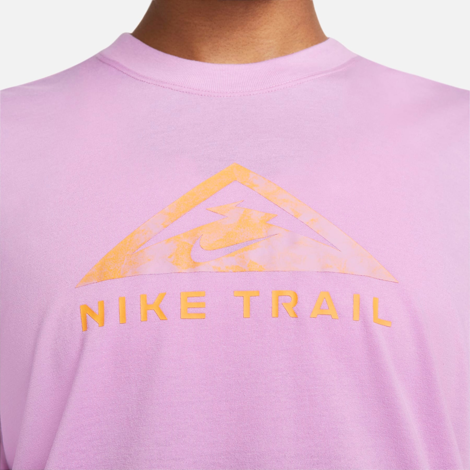 Camiseta Nike Dri-FIT Trail Feminina - Foto 3