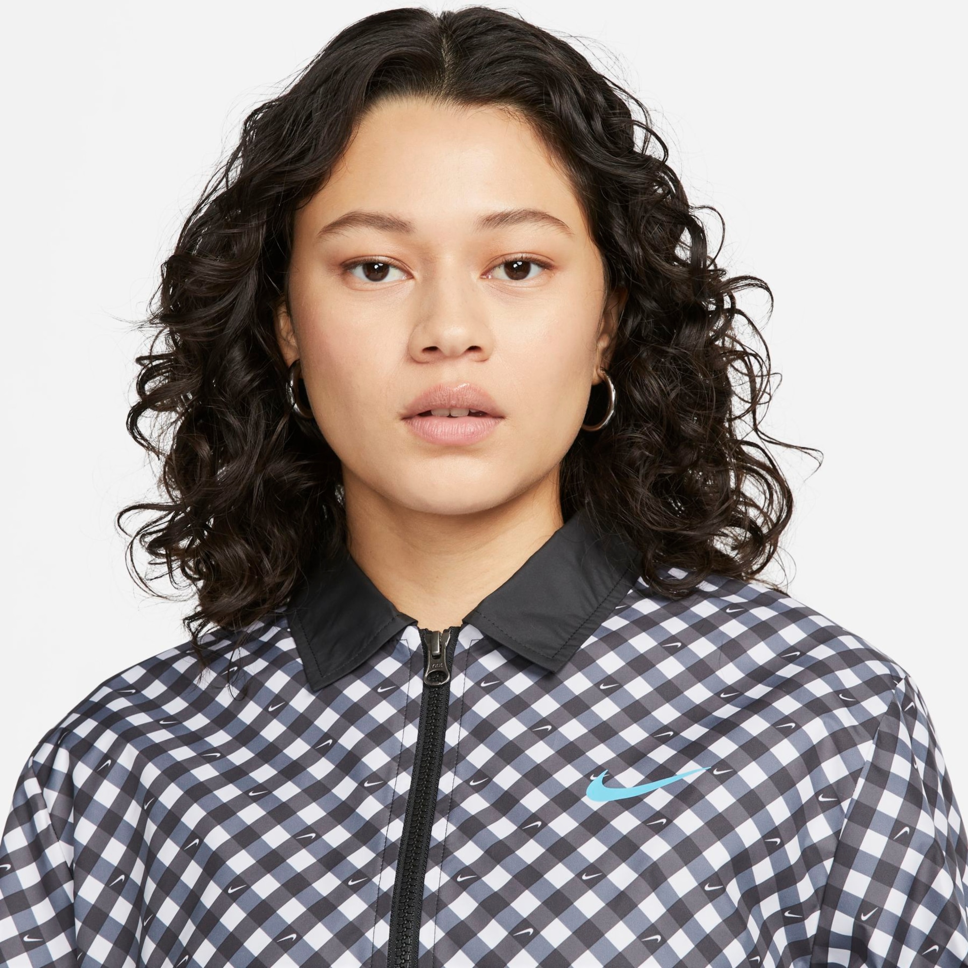 Jaqueta Nike Sportswear Gingham Coach Feminina - Foto 3