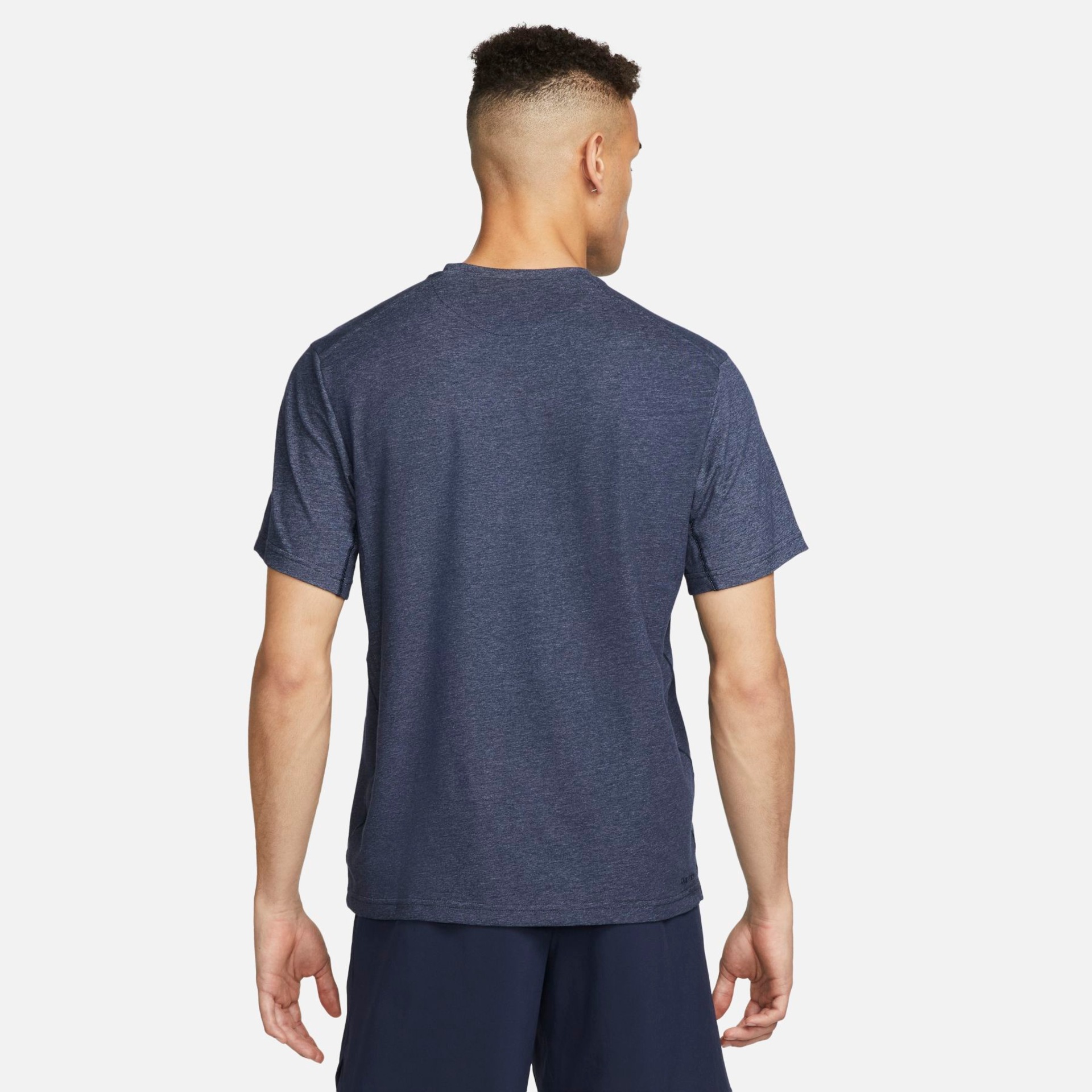 Camiseta Nike Dri-FIT Primary Statement Masculina - Foto 2