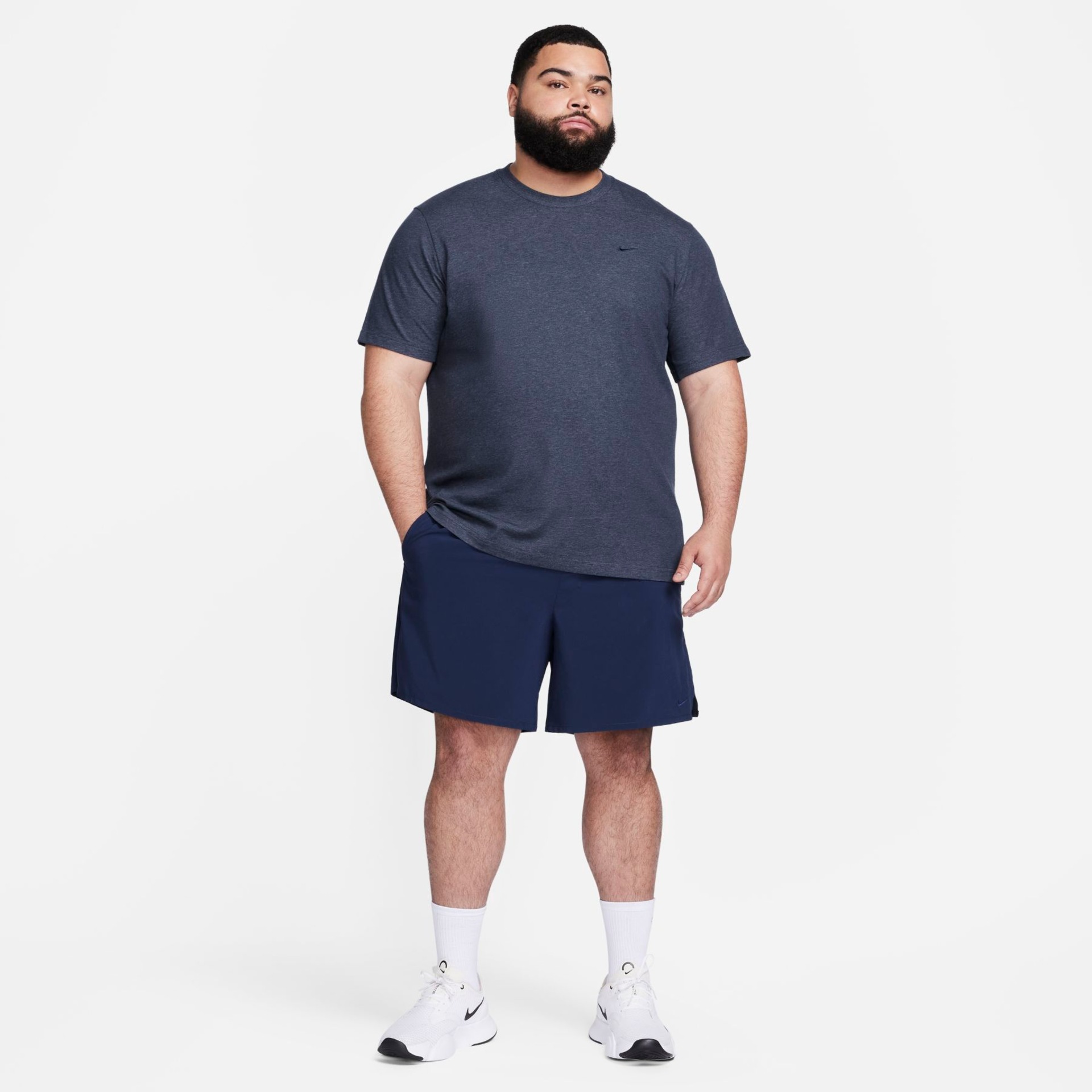 Camiseta Nike Dri-FIT Primary Statement Masculina - Foto 11