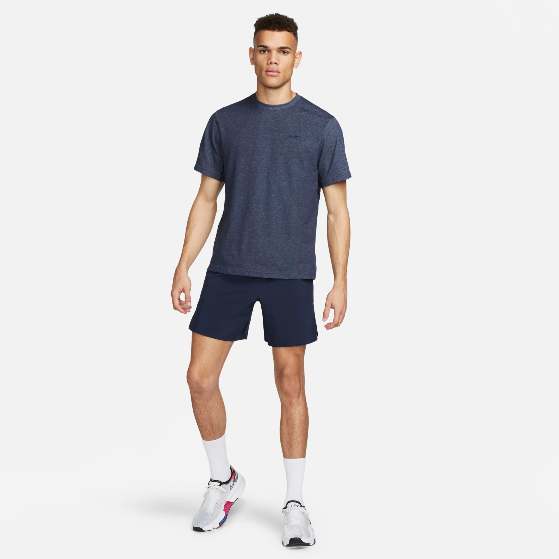Camiseta Nike Dri-FIT Primary Statement Masculina - Foto 5