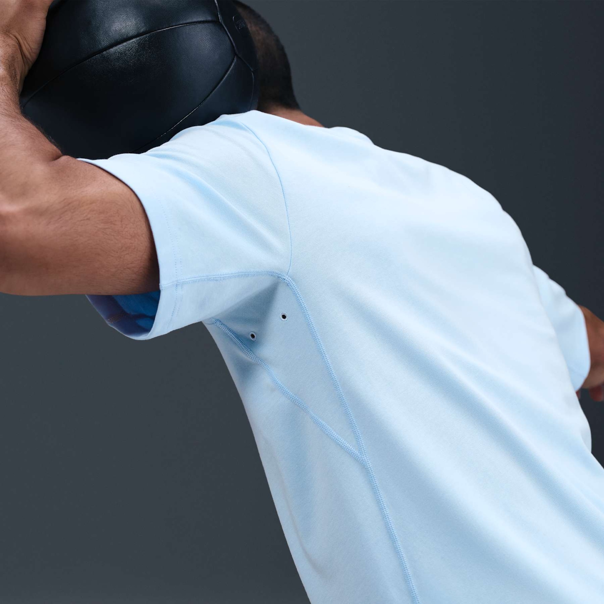 Camiseta Nike Dri-FIT Primary Statement Masculina - Foto 2