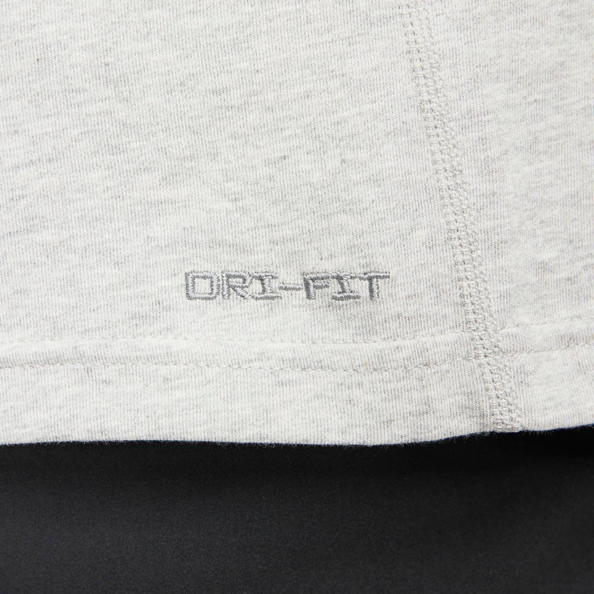 Camiseta Nike Dri-FIT Primary Statement Masculina - Foto 13
