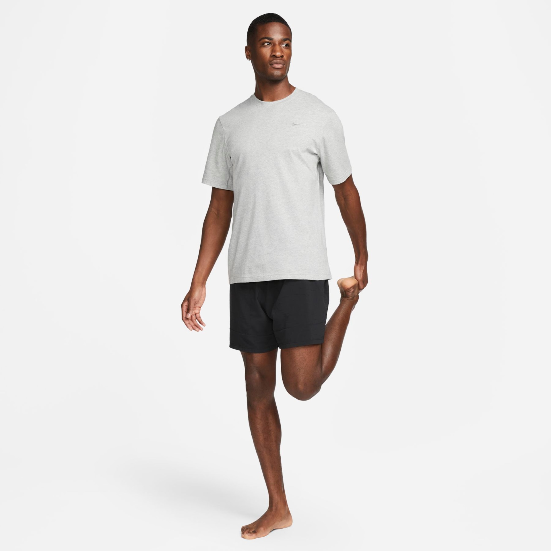 Camiseta Nike Dri-FIT Primary Statement Masculina - Foto 7