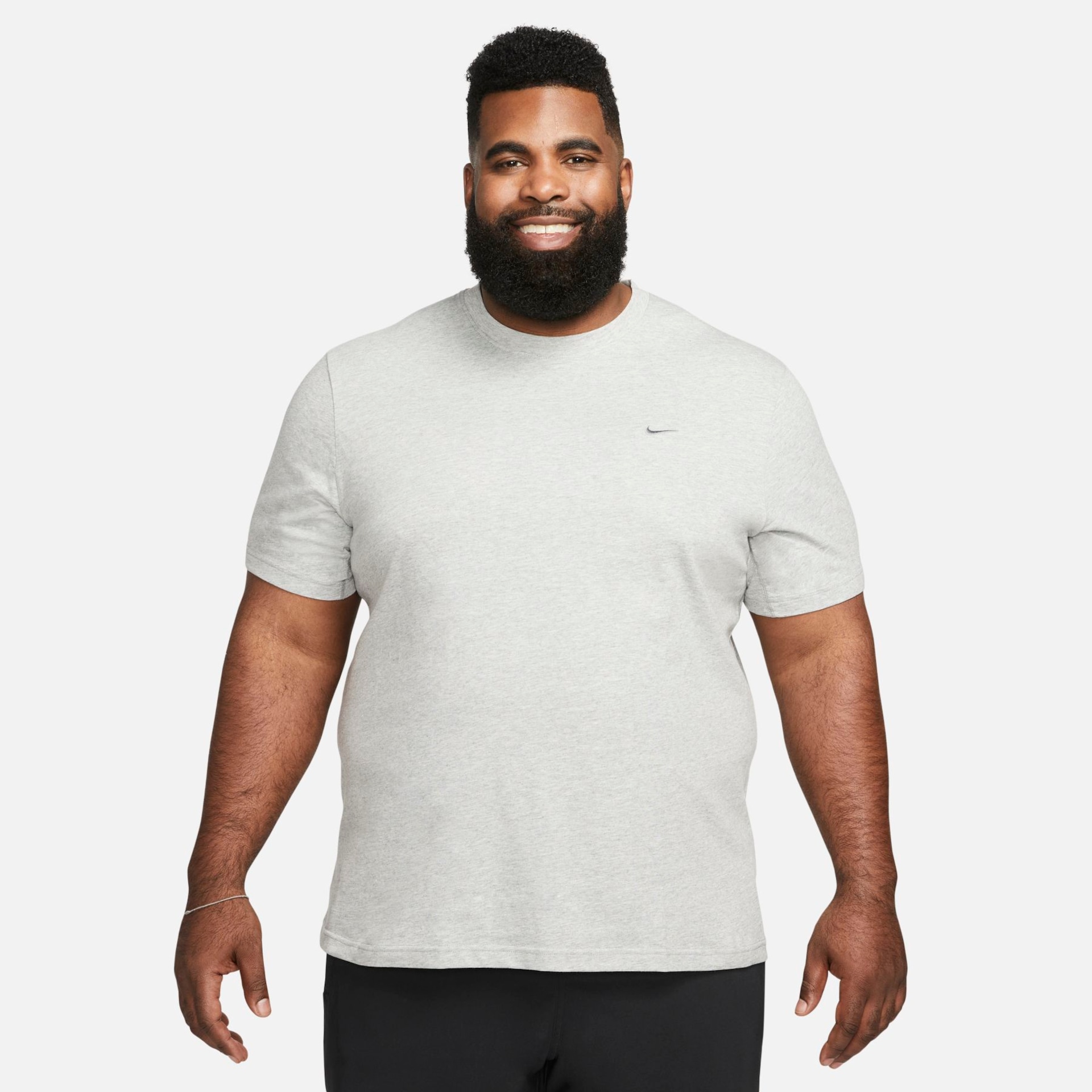 Camiseta Nike Dri-FIT Primary Statement Masculina - Foto 8