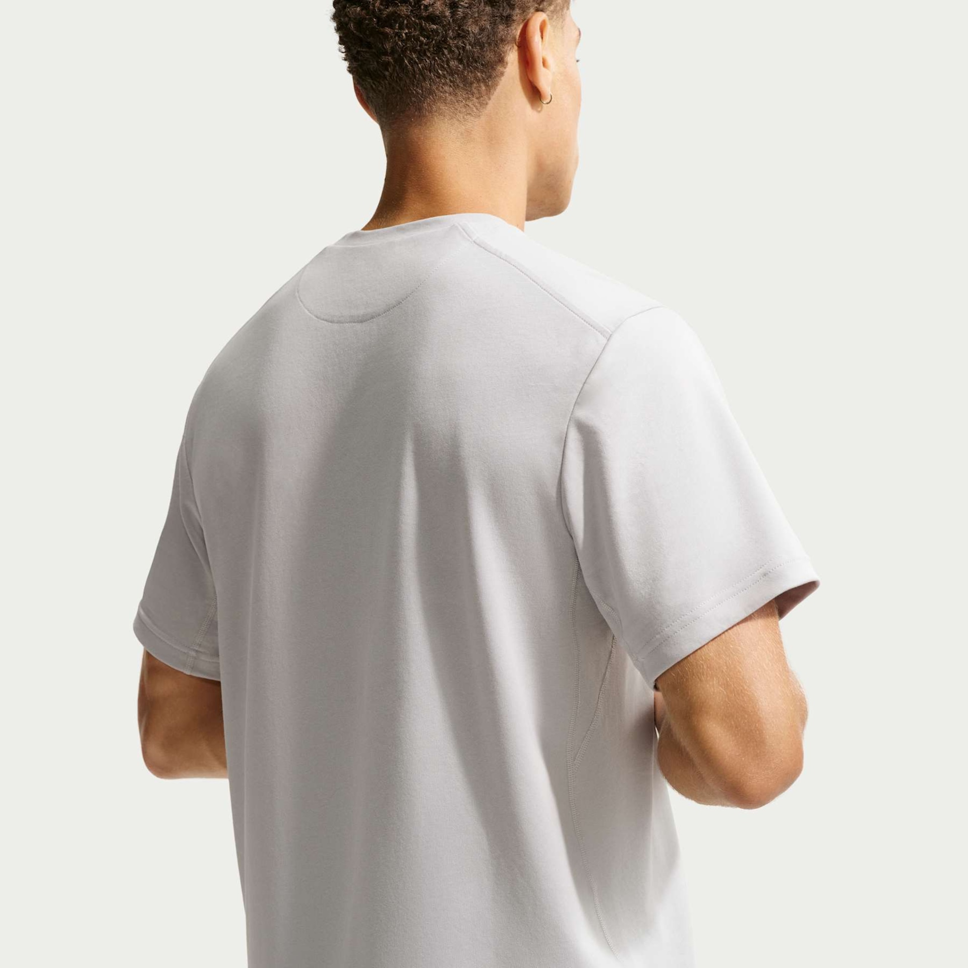 Camiseta Nike Dri-FIT Primary Statement Masculina - Foto 2