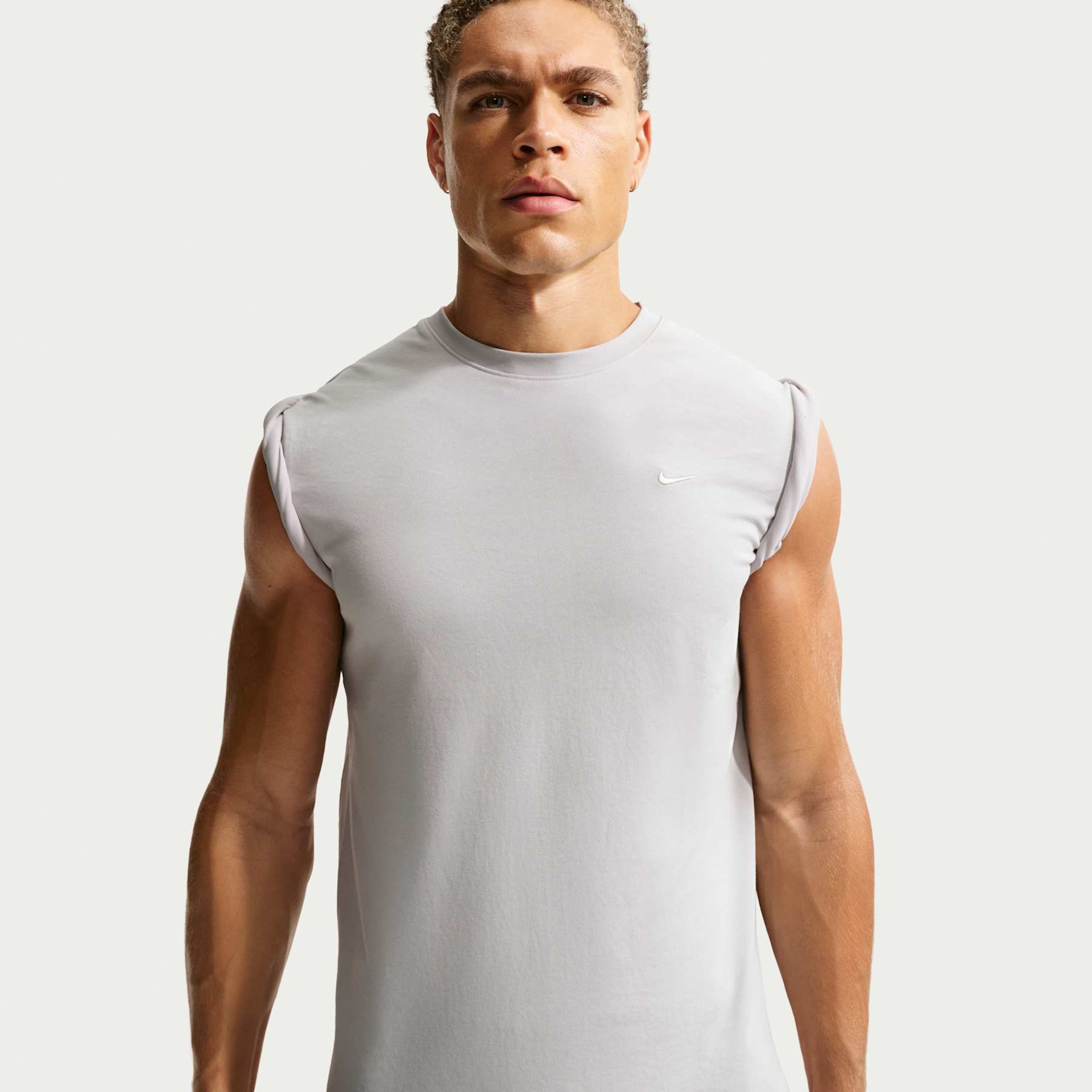 Camiseta Nike Dri-FIT Primary Statement Masculina - Foto 3