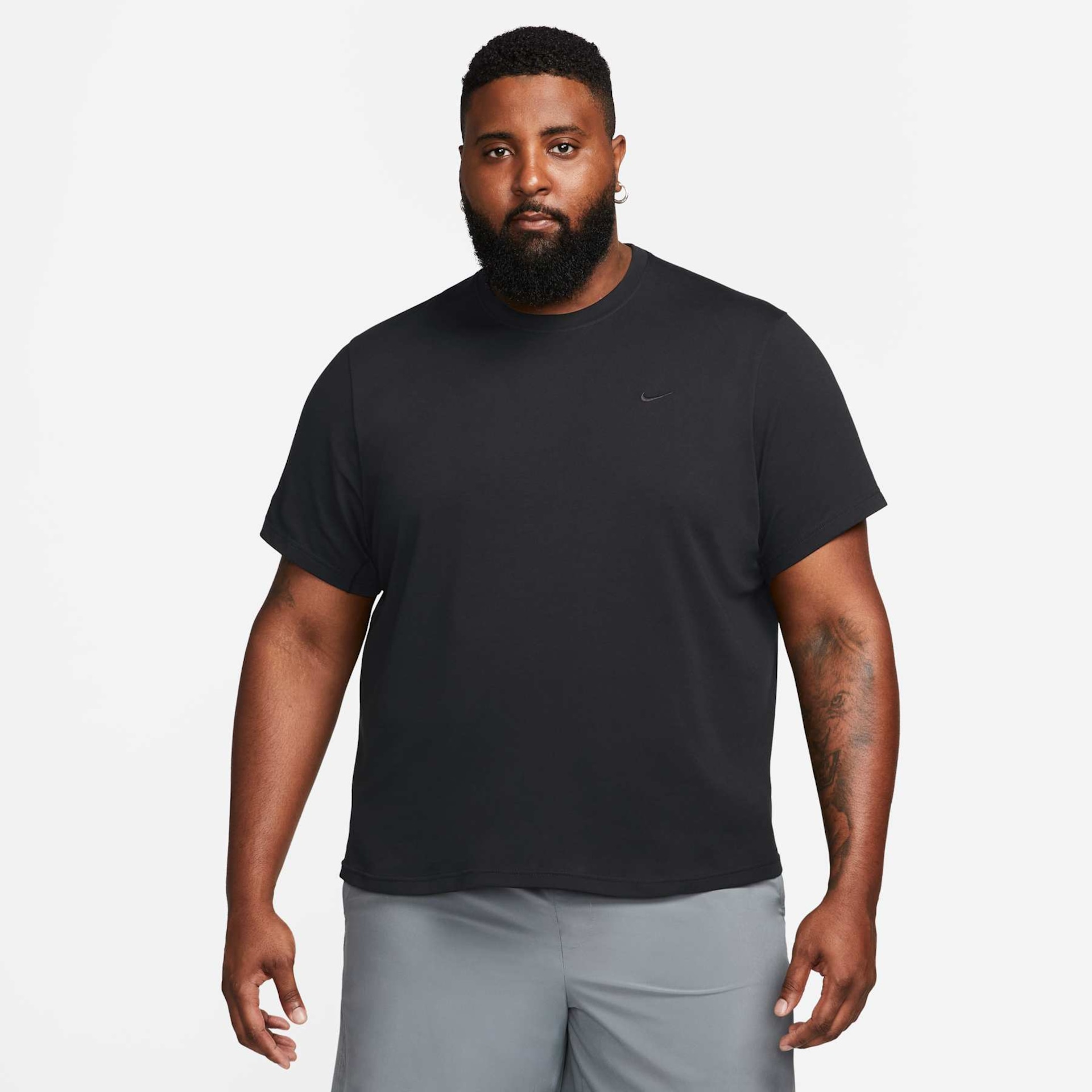 Camiseta Nike Dri-FIT Primary Statement Masculina - Foto 11