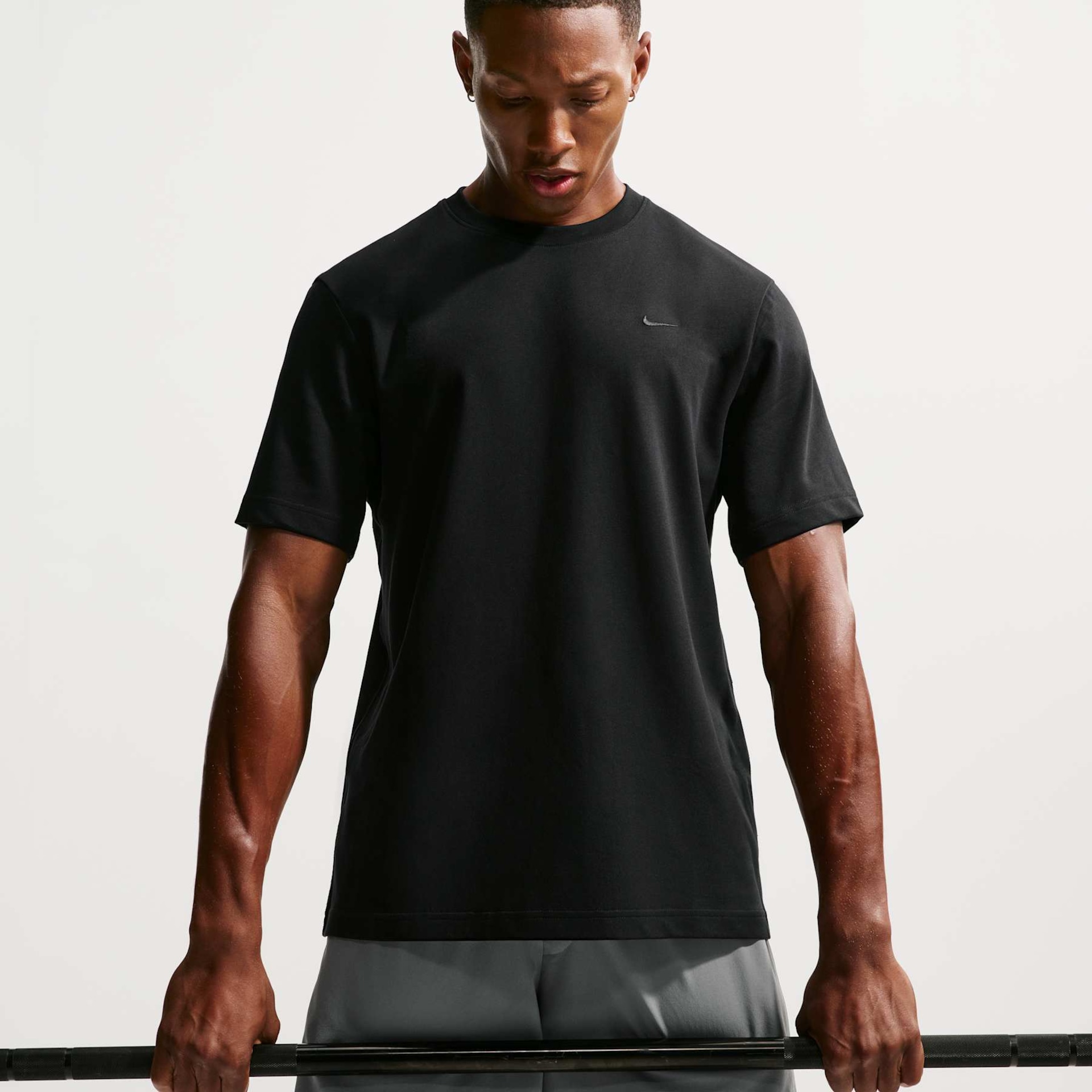 Camiseta Nike Dri-FIT Primary Statement Masculina - Foto 15