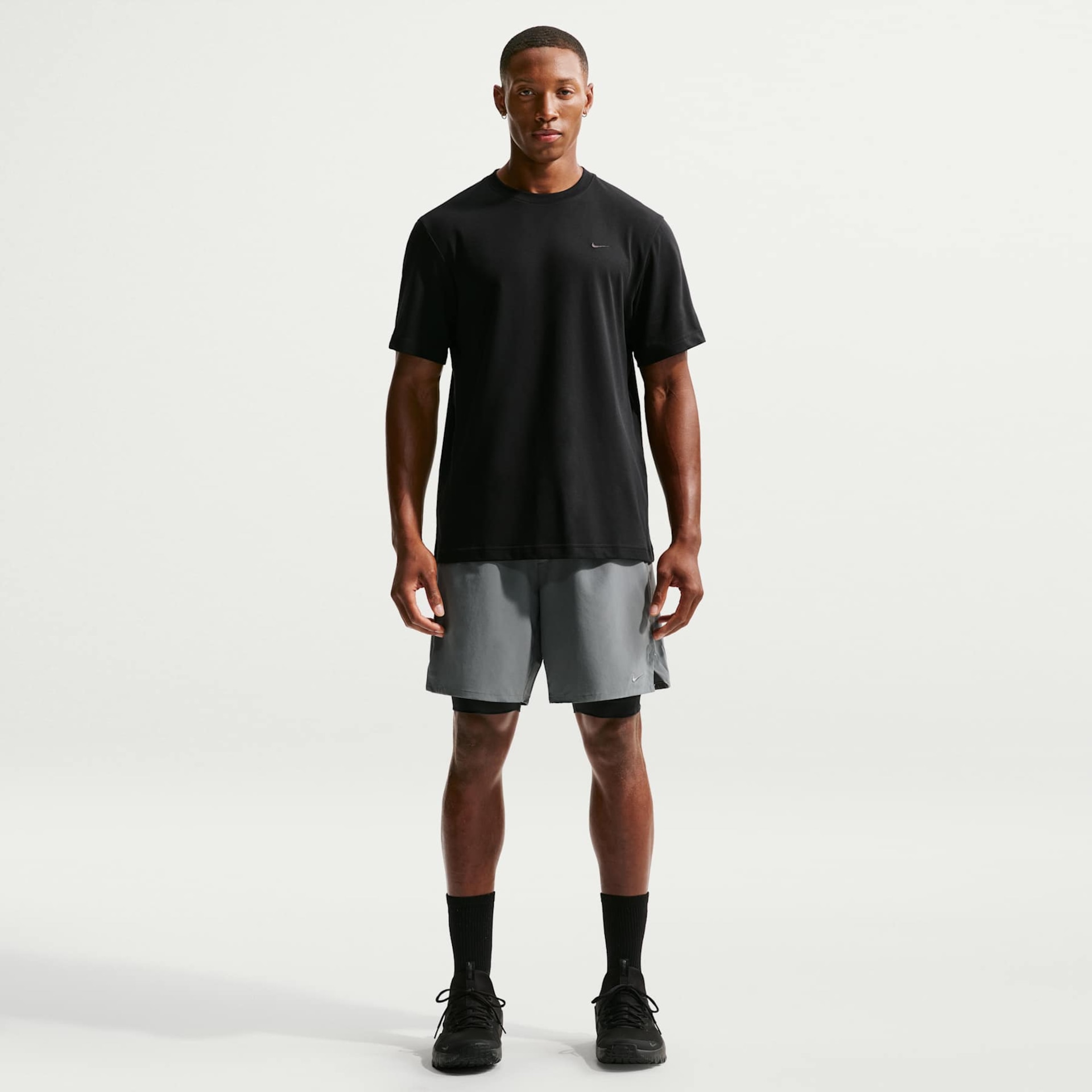 Camiseta Nike Dri-FIT Primary Statement Masculina - Foto 16