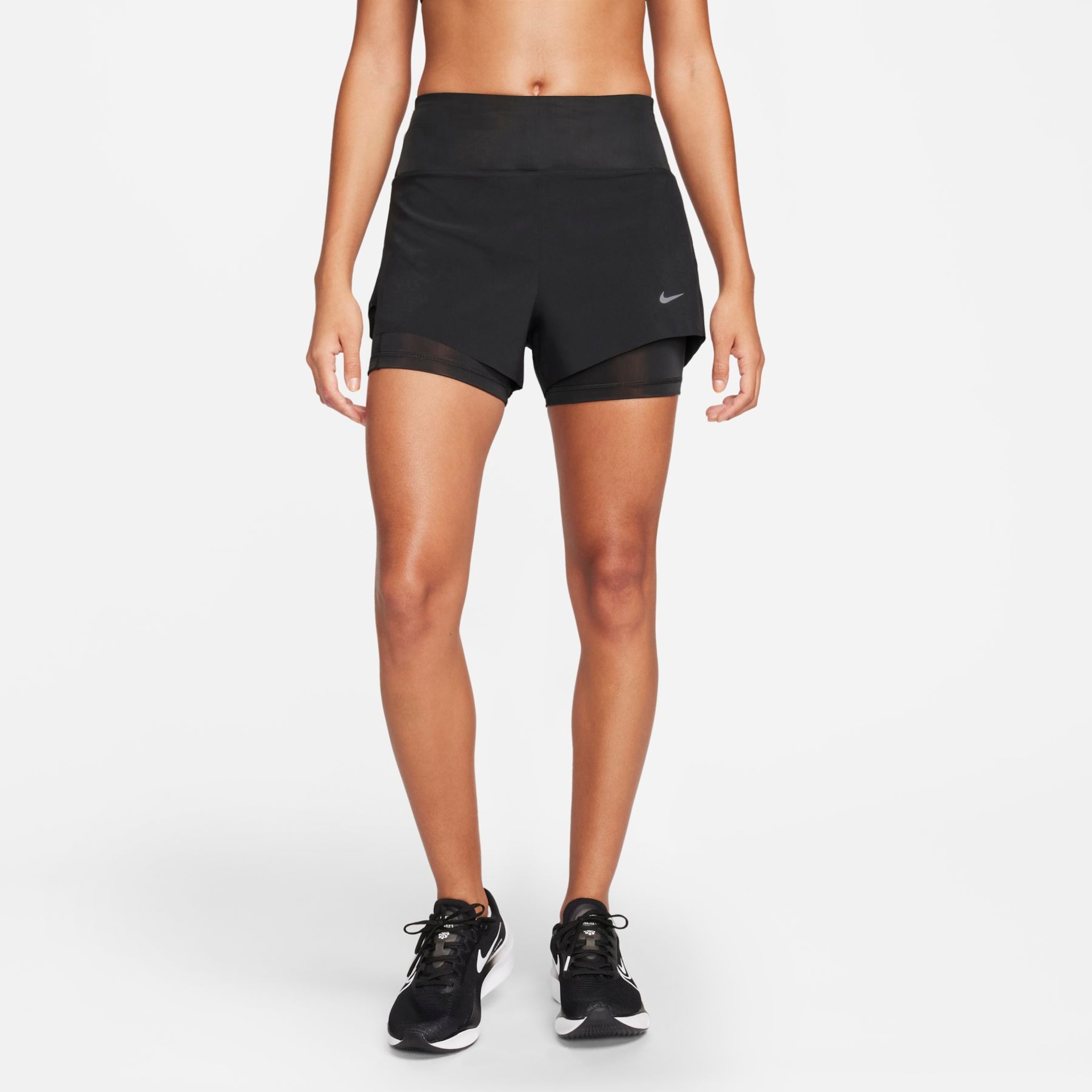 Shorts Nike Dri-FIT Swift Feminino - Foto 1