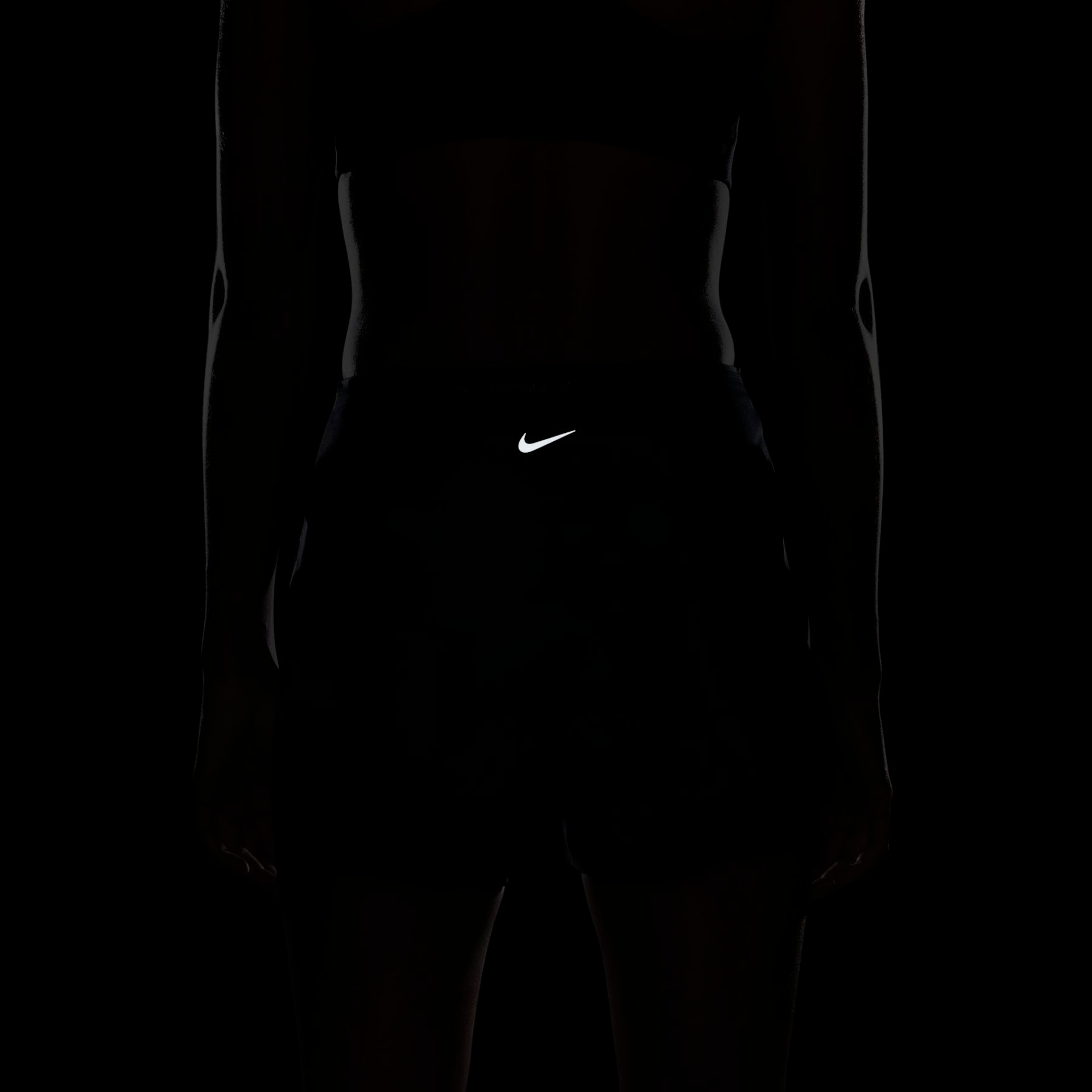 Shorts Nike Dri-FIT Swift Feminino - Foto 10