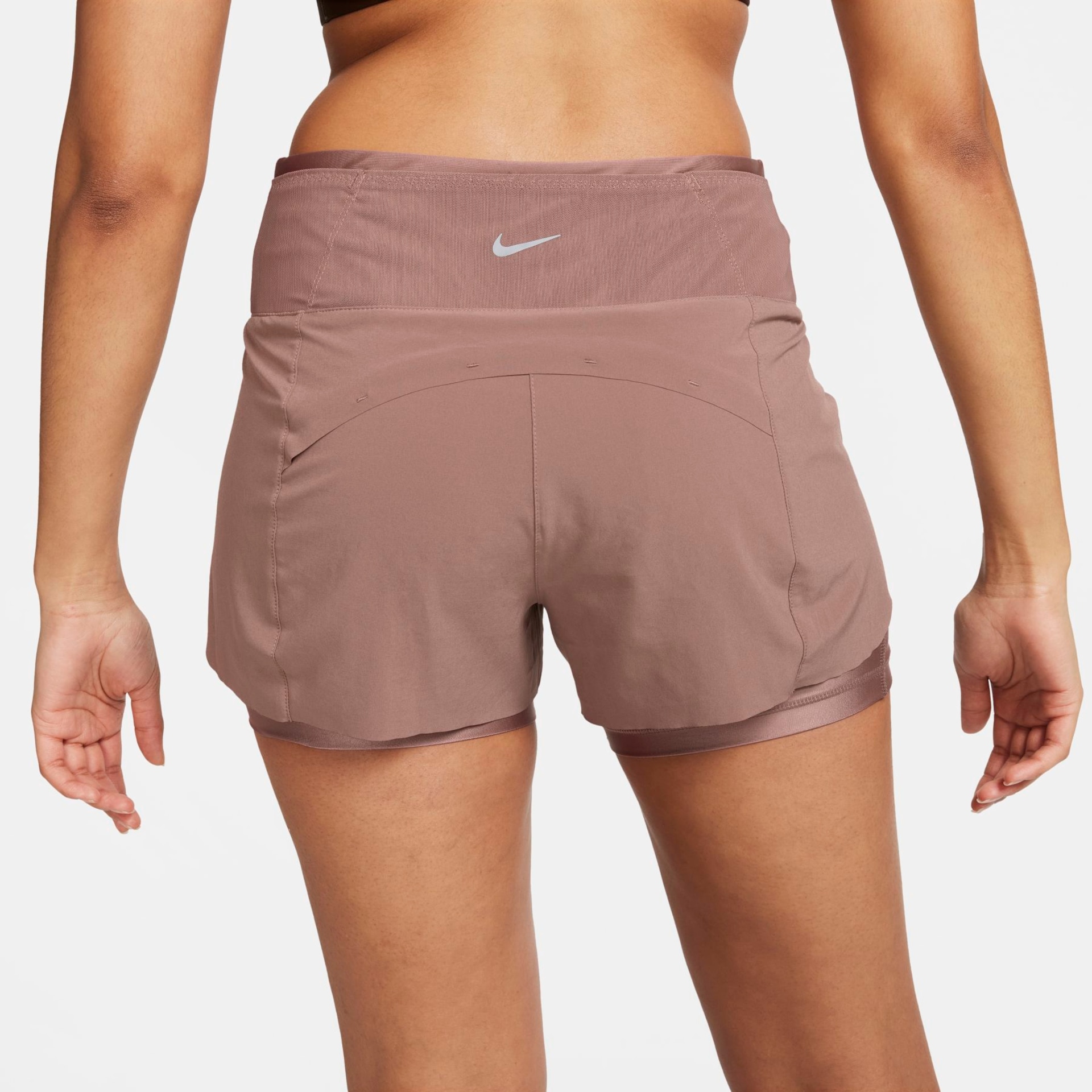 Shorts Nike Dri-FIT Swift Feminino - Foto 3