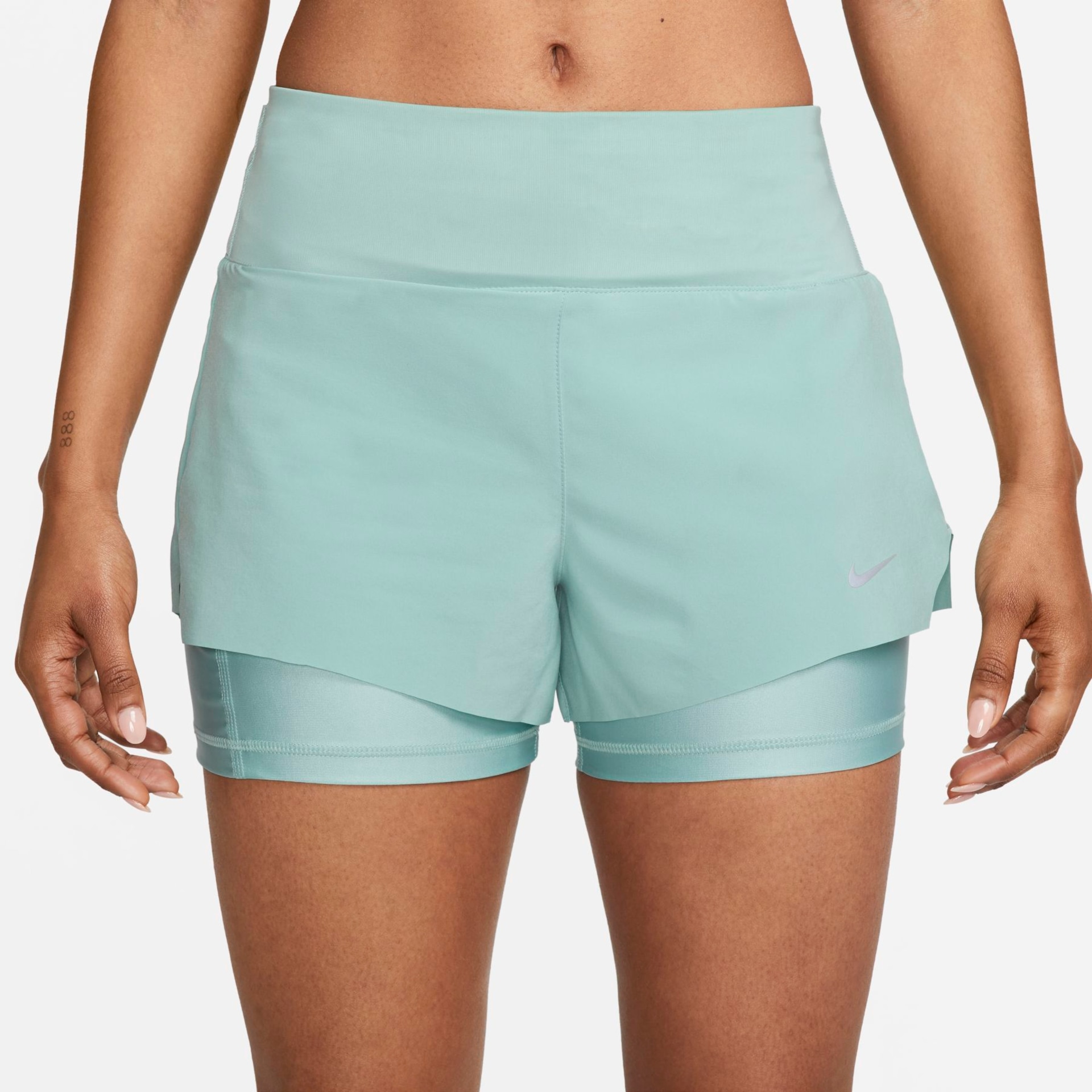 Shorts Nike Dri-FIT Swift Feminino - Foto 2